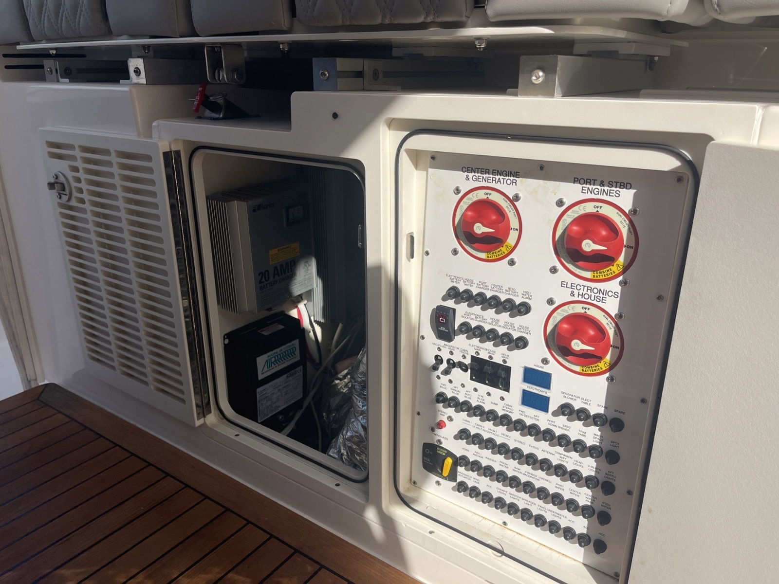 Yolo 40ft Pursuit Yacht For Sale