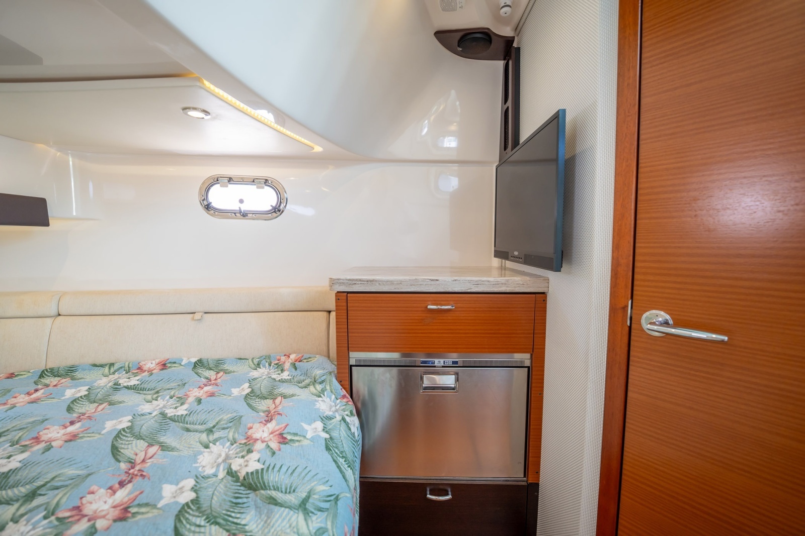 Yolo 40ft Pursuit Yacht For Sale