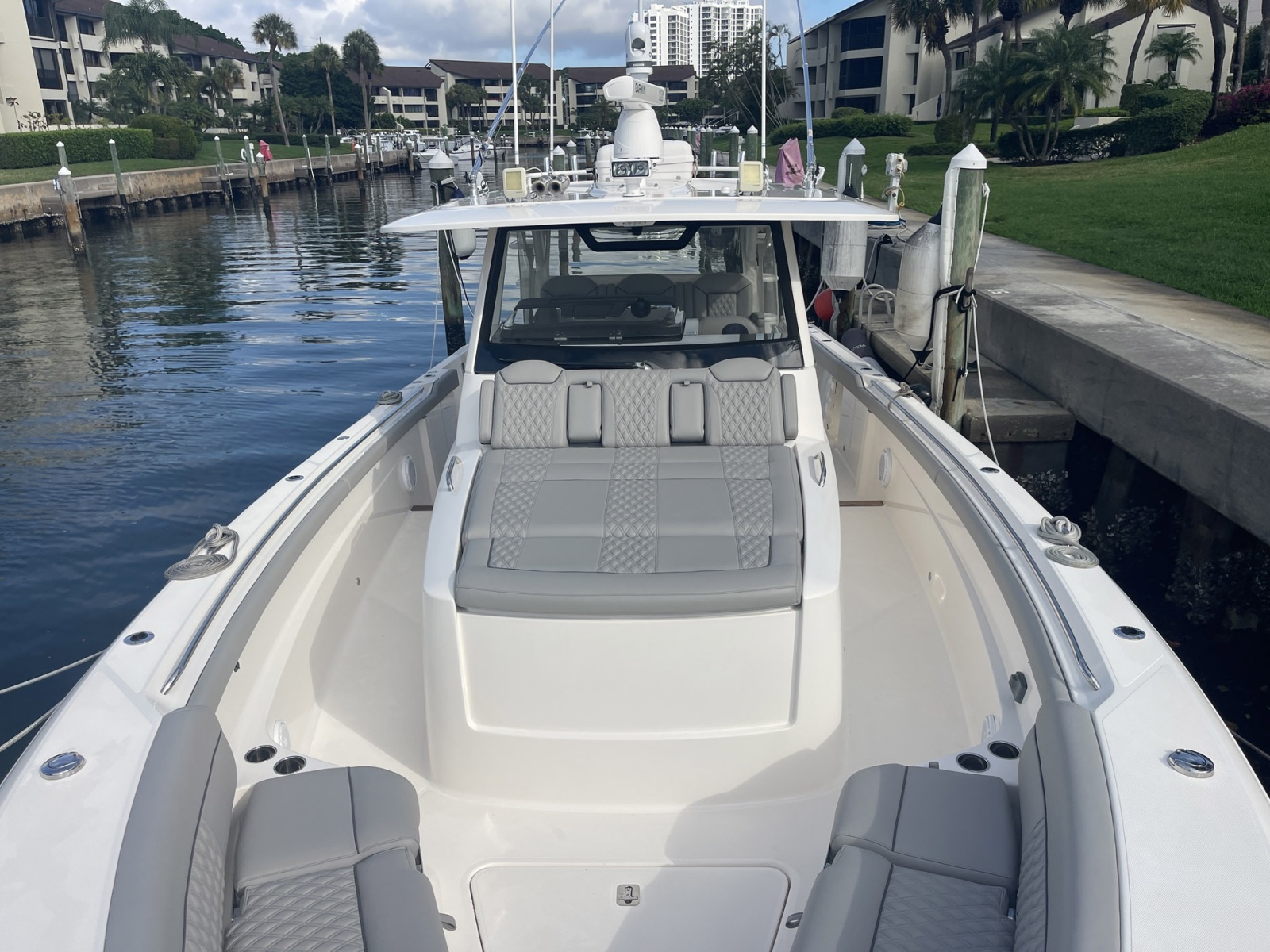 40' 2017 Pursuit S 408 Sport