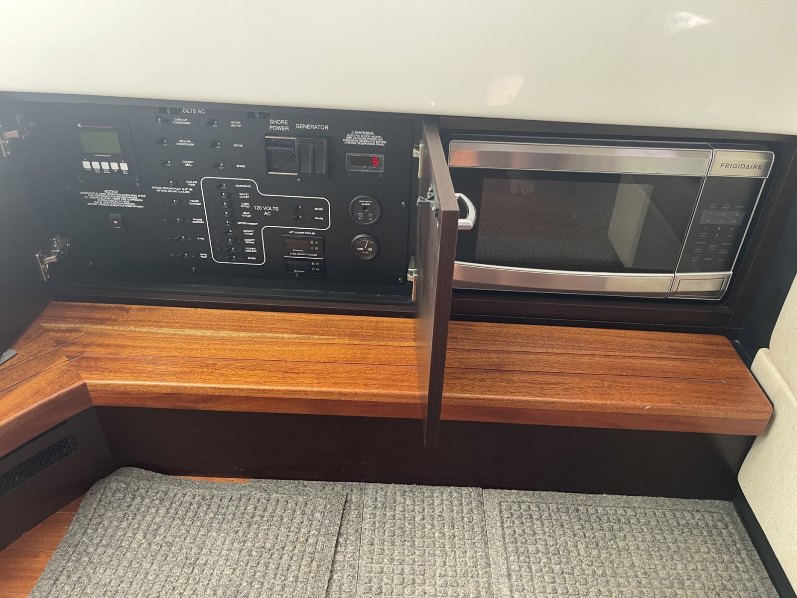 40' 2017 Pursuit S 408 Sport