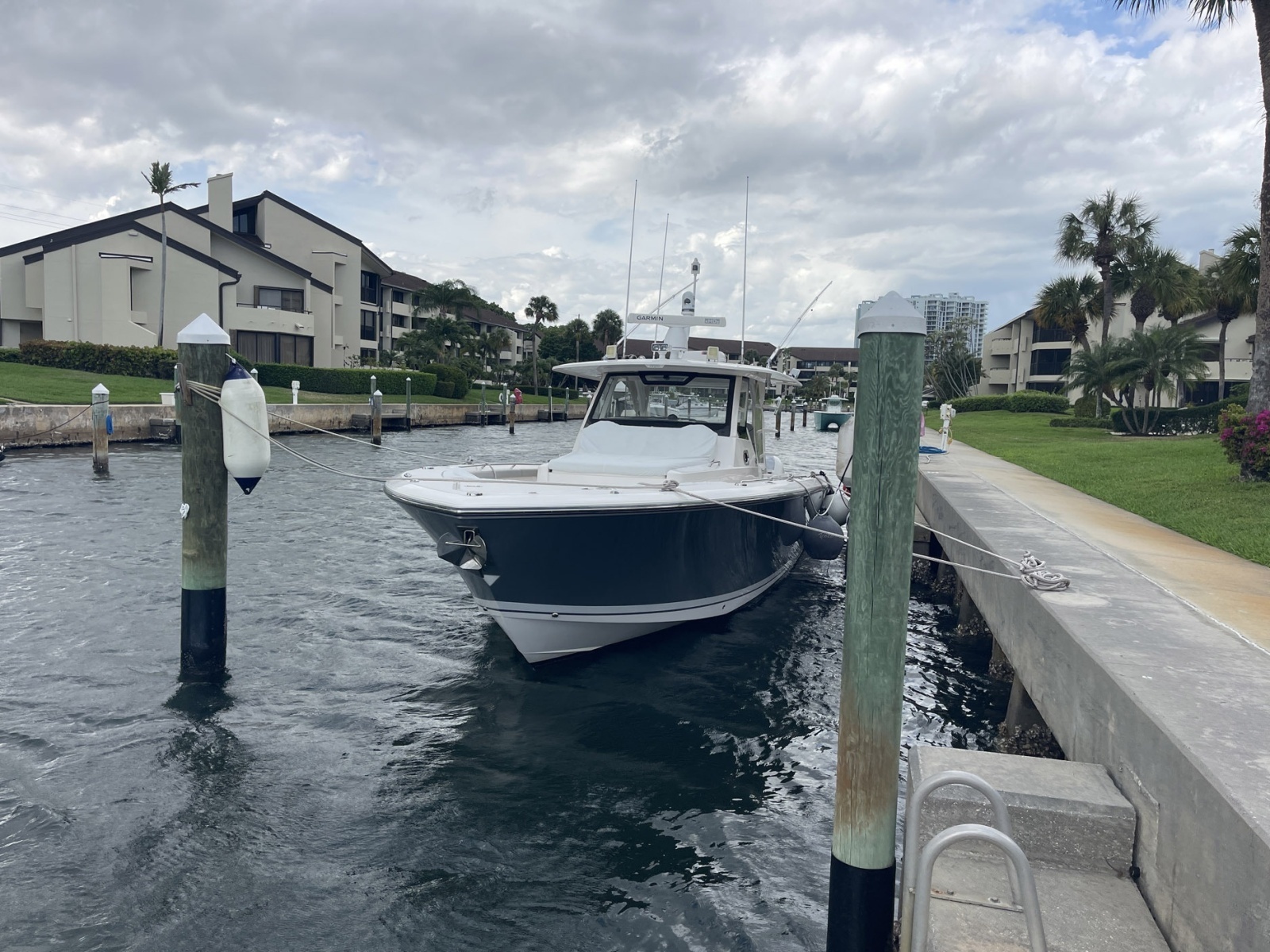 Yolo 40ft Pursuit Yacht For Sale