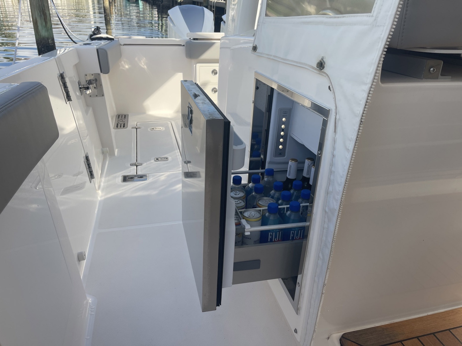 Yolo 40ft Pursuit Yacht For Sale