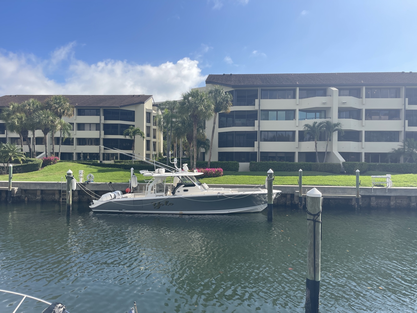 40' 2017 Pursuit S 408 Sport