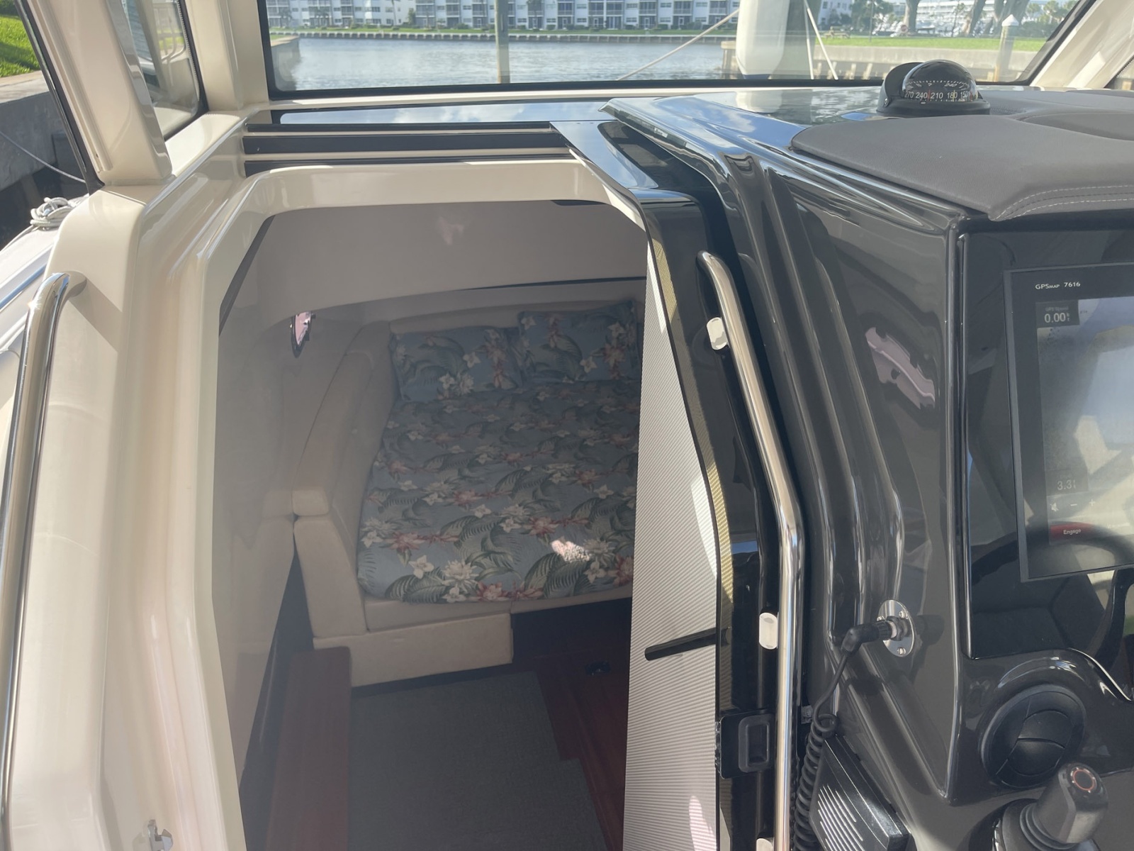 40' 2017 Pursuit S 408 Sport