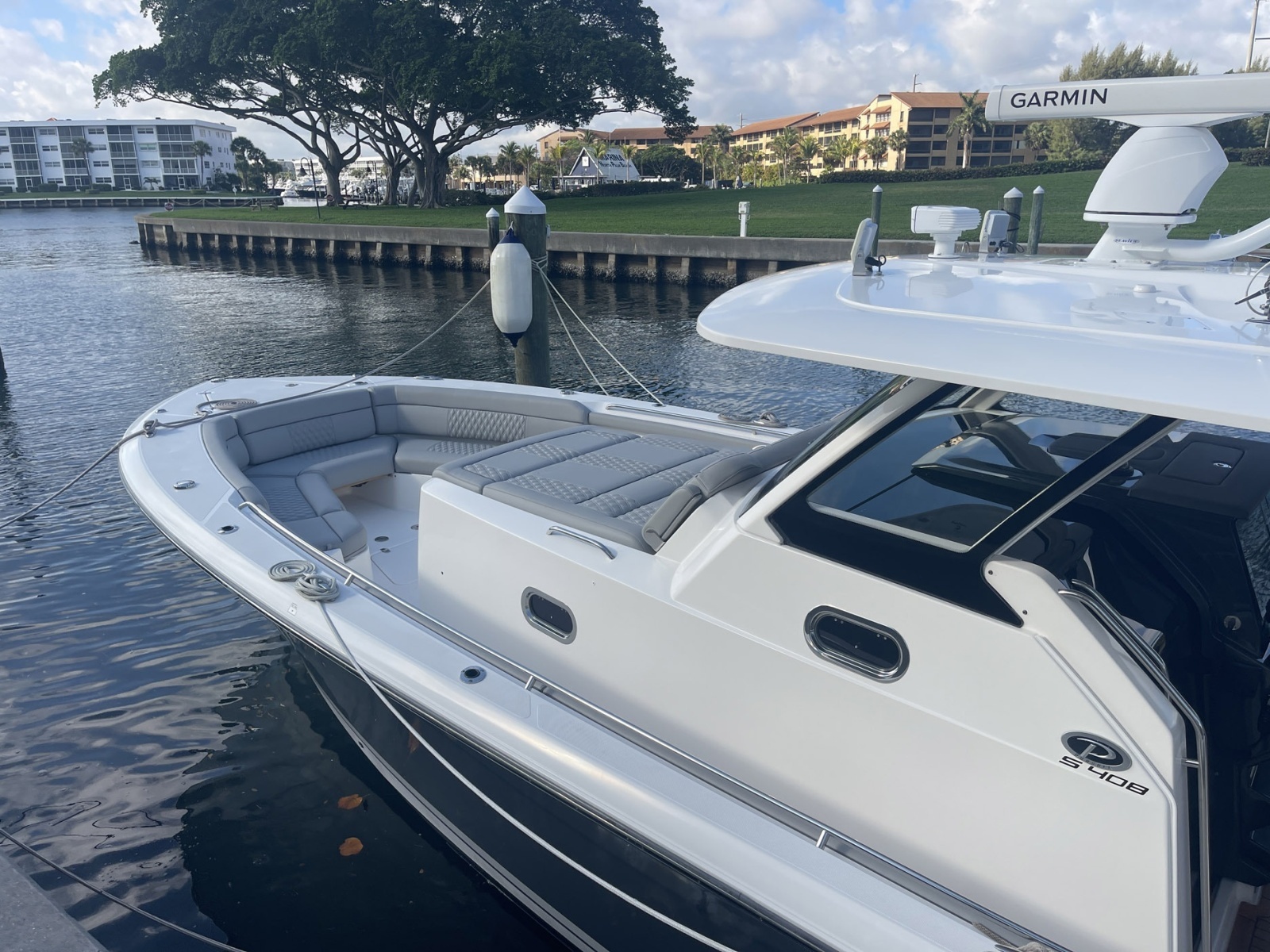 Yolo 40ft Pursuit Yacht For Sale