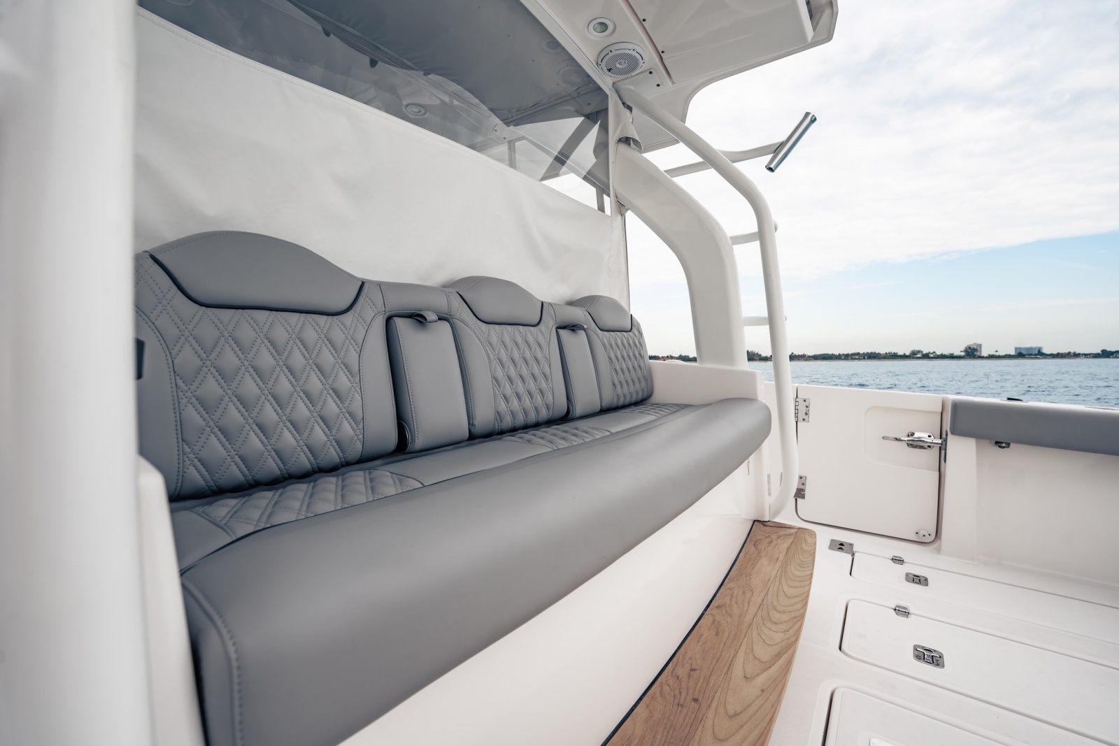 Yolo 40ft Pursuit Yacht For Sale