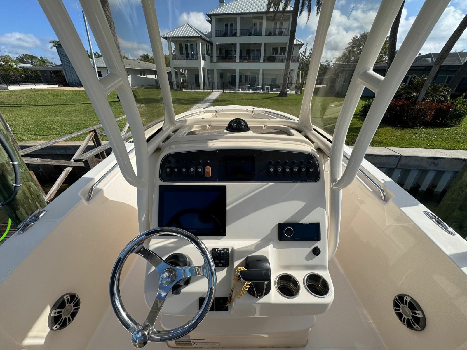 23ft Grady White Yacht For Sale