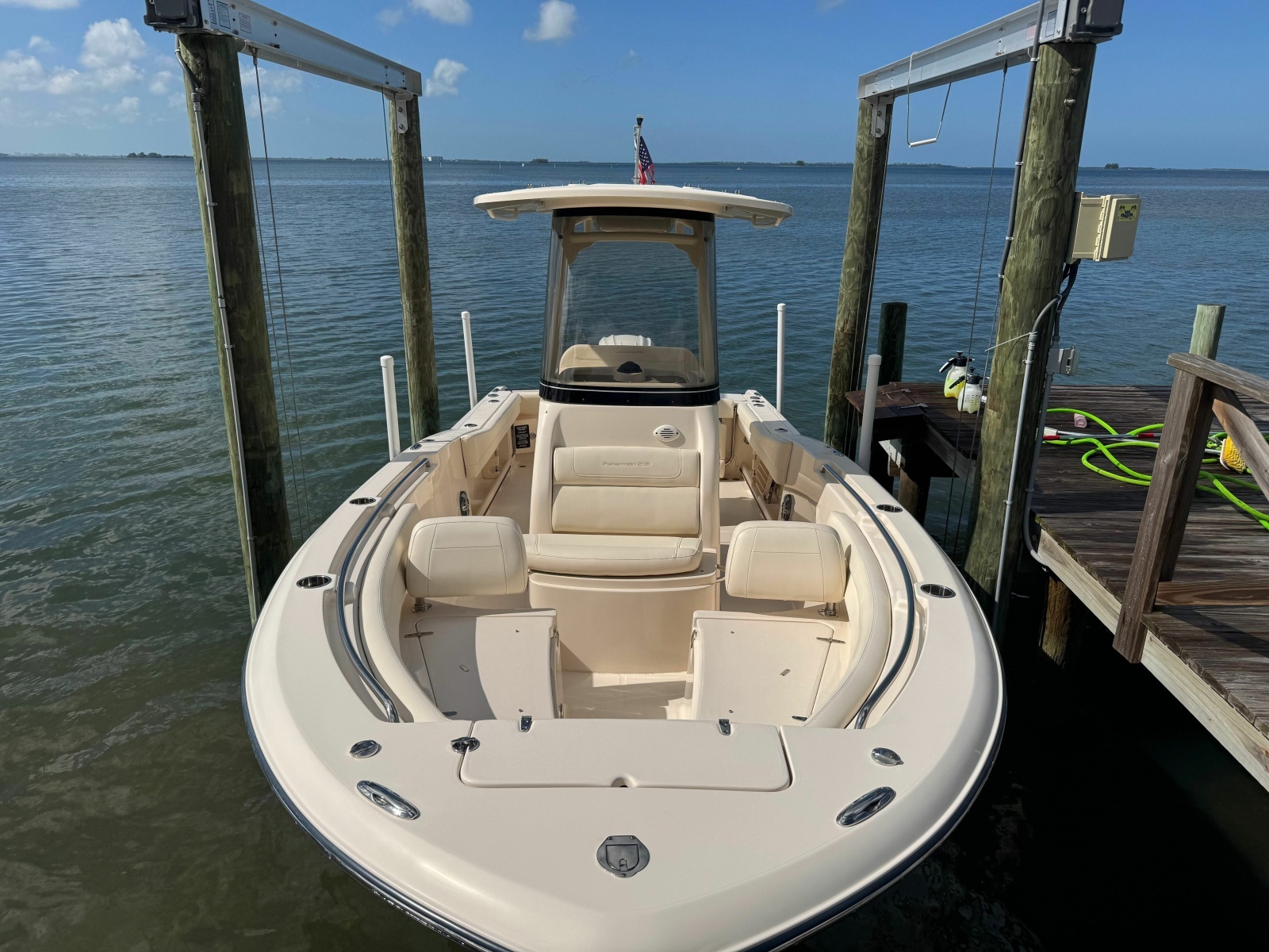 23ft Grady White Yacht For Sale