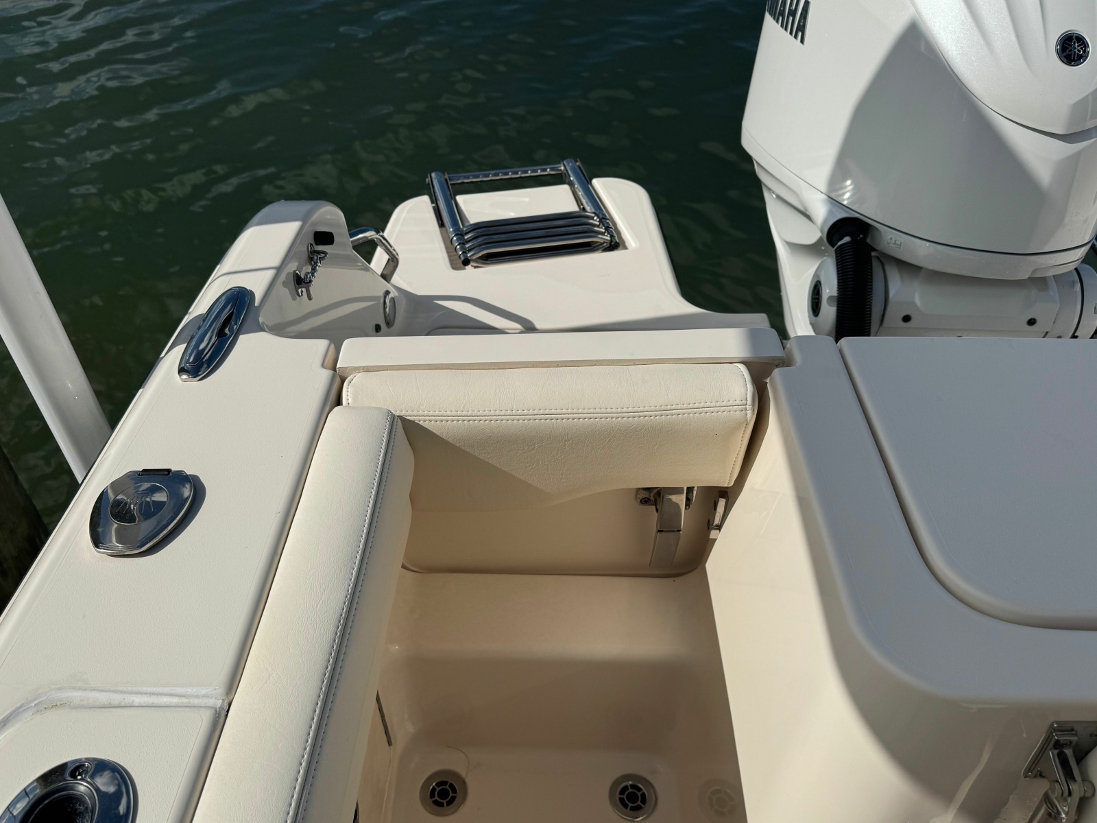 23ft Grady White Yacht For Sale