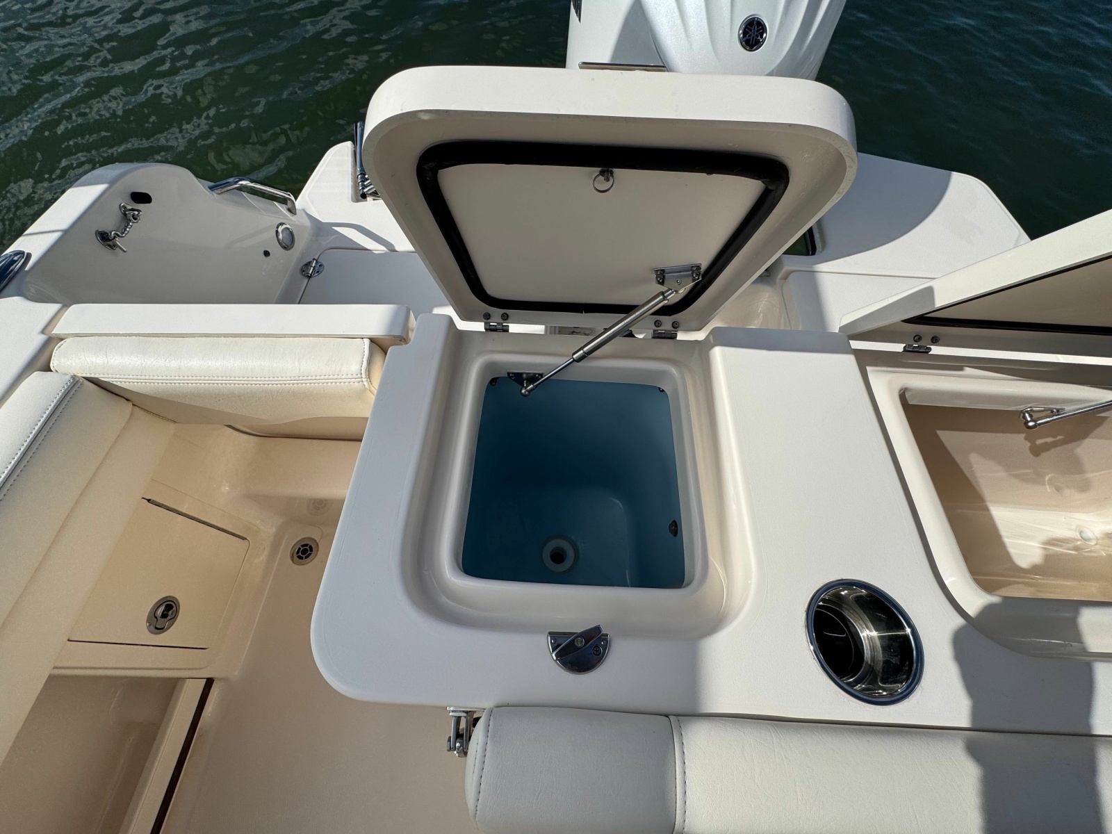 23ft Grady White Yacht For Sale