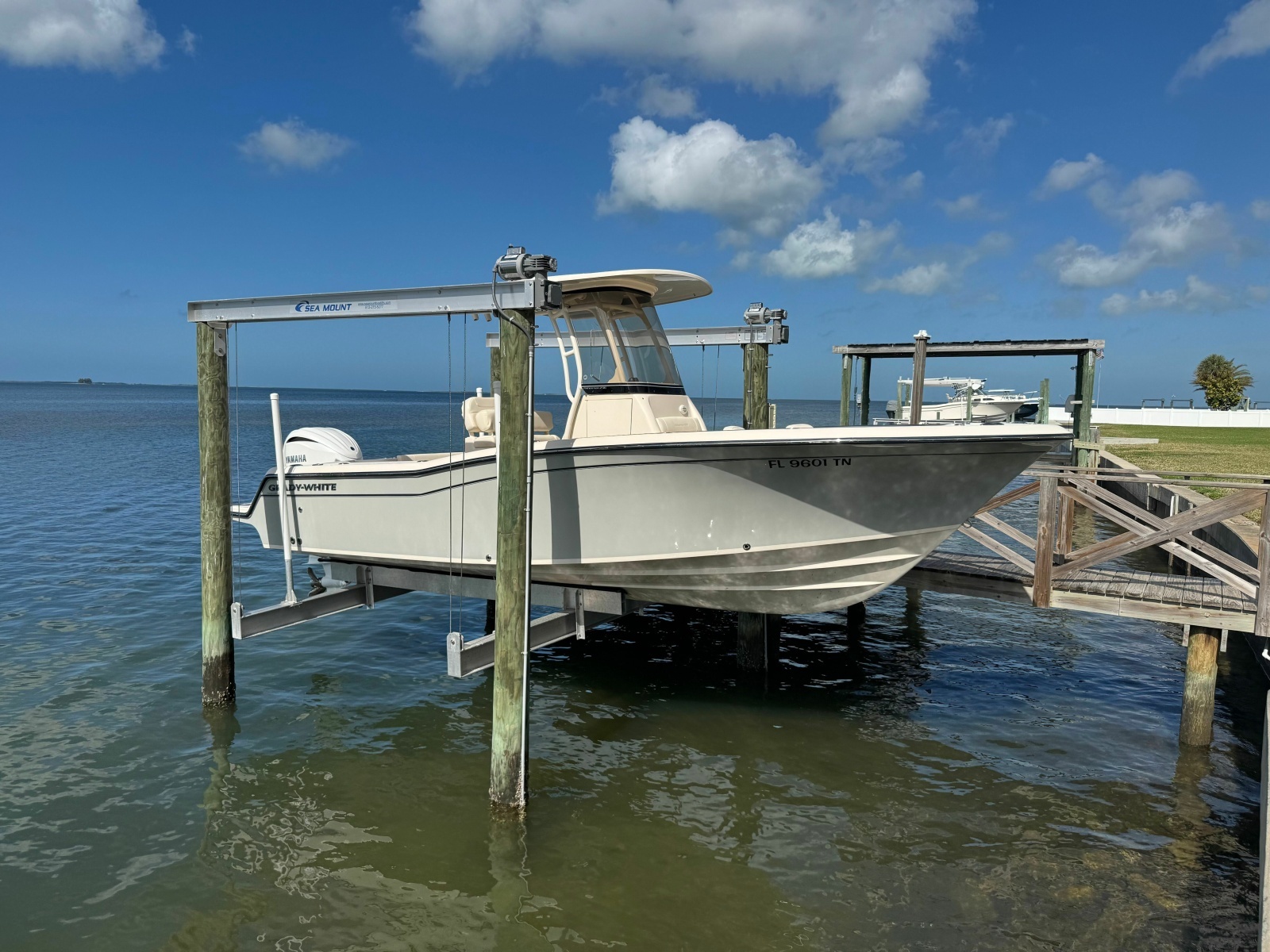 23ft Grady White Yacht For Sale