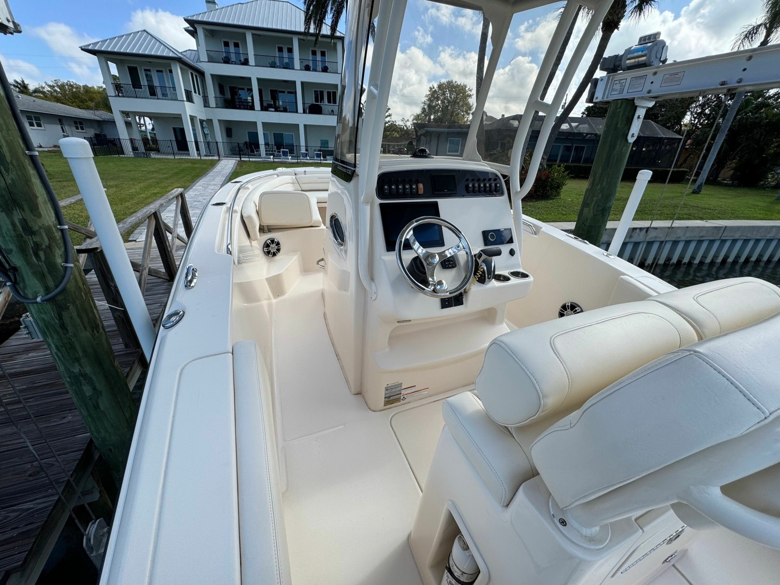 23ft Grady White Yacht For Sale