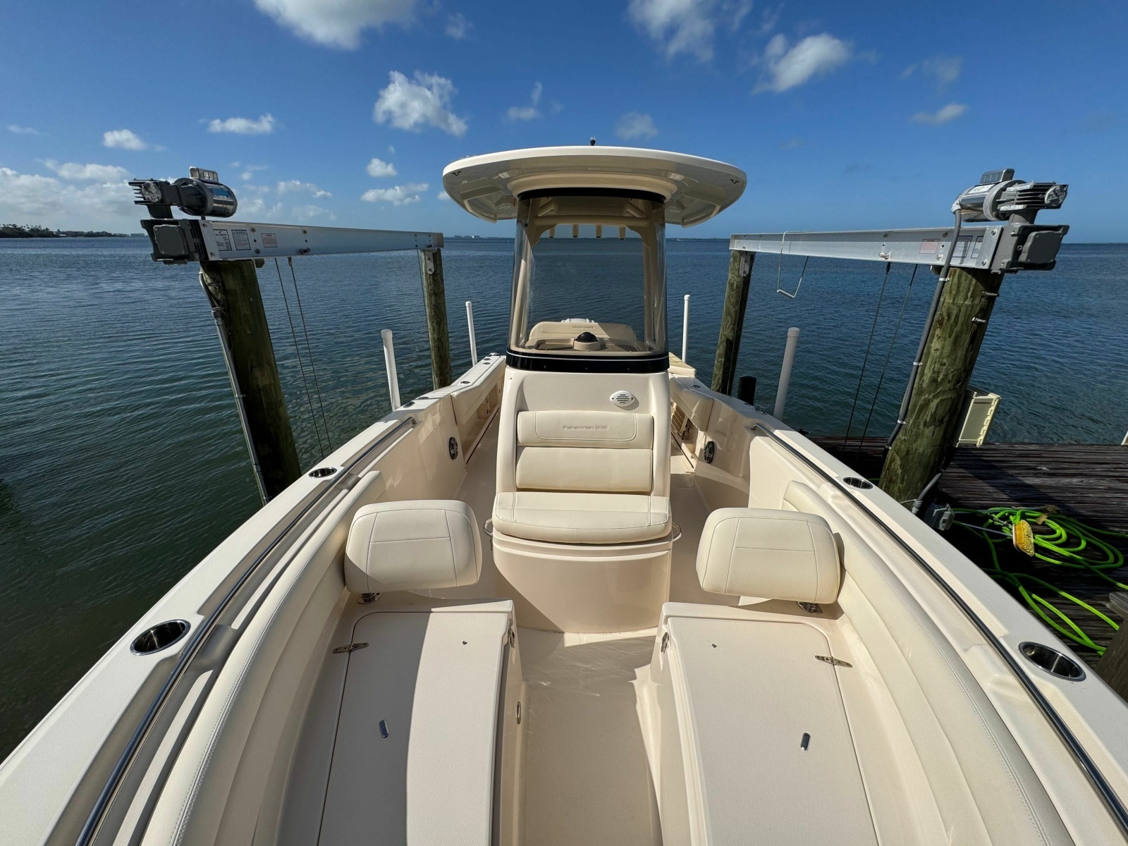 23ft Grady White Yacht For Sale