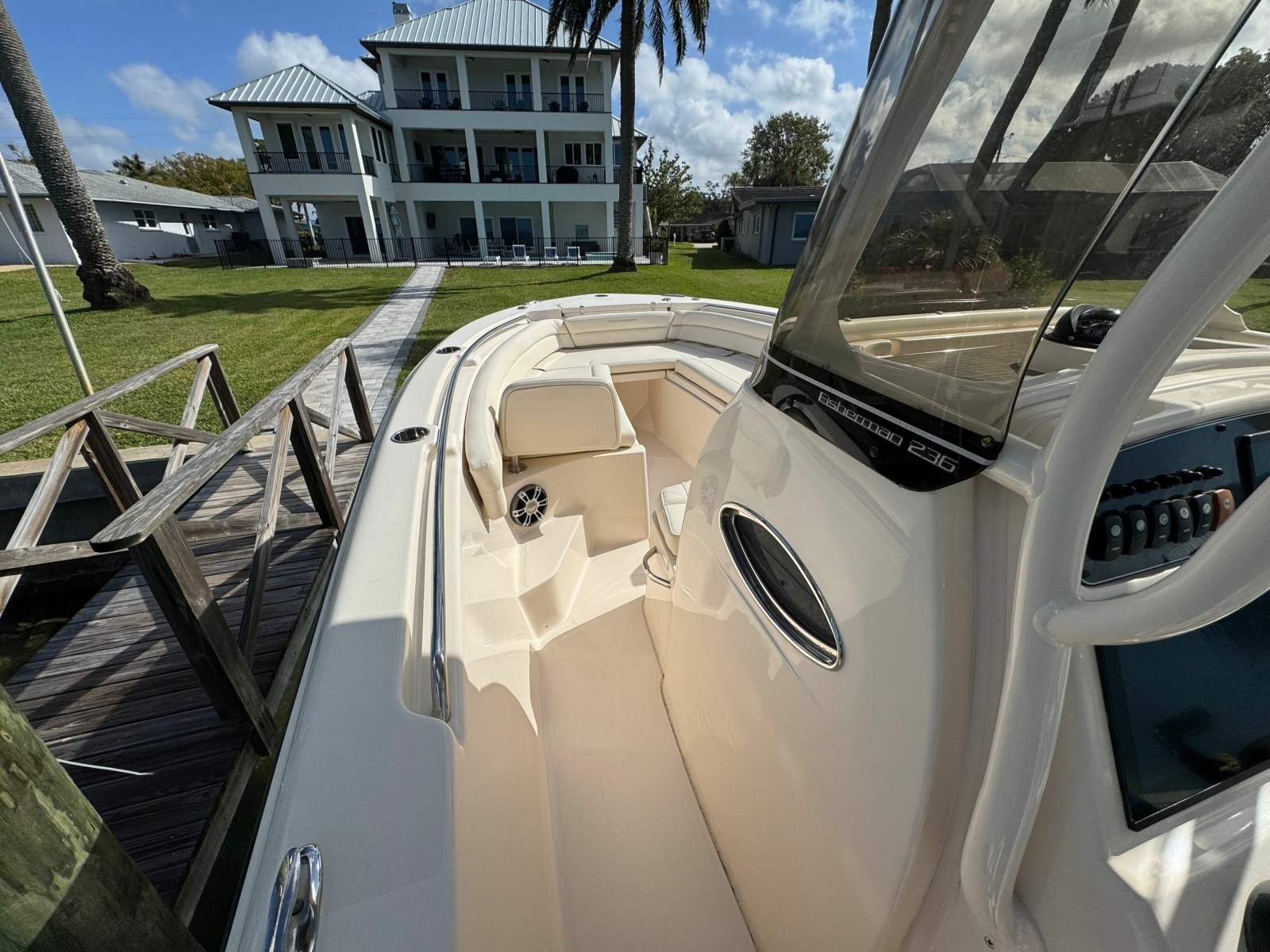 23ft Grady White Yacht For Sale