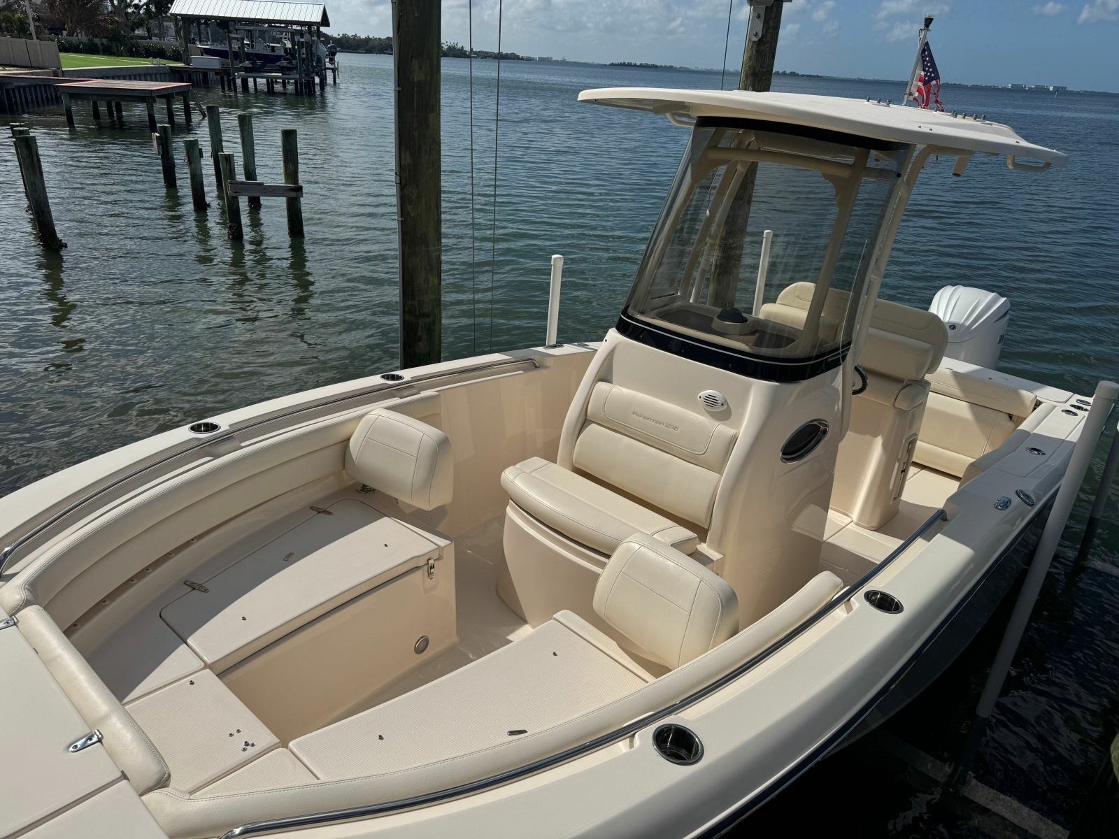 23ft Grady White Yacht For Sale