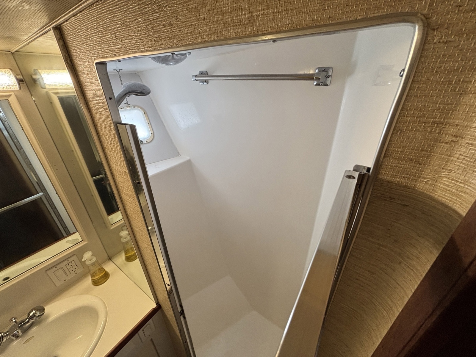 Miles Away 53ft Hatteras Yacht For Sale