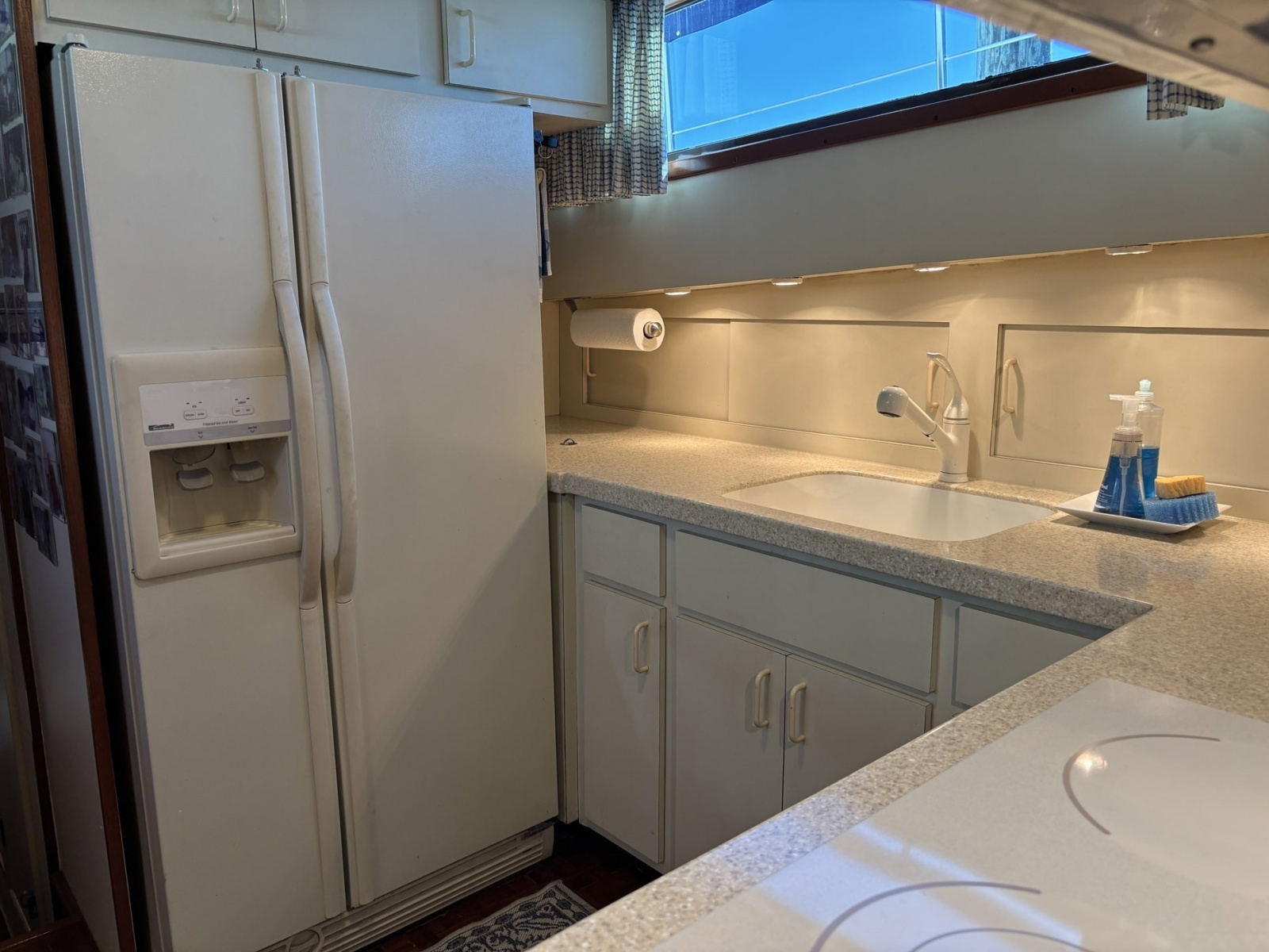 Miles Away 53ft Hatteras Yacht For Sale