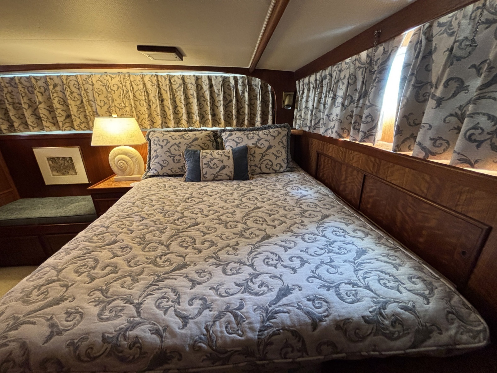 Miles Away 53ft Hatteras Yacht For Sale