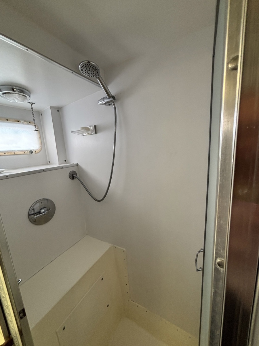 Miles Away 53ft Hatteras Yacht For Sale