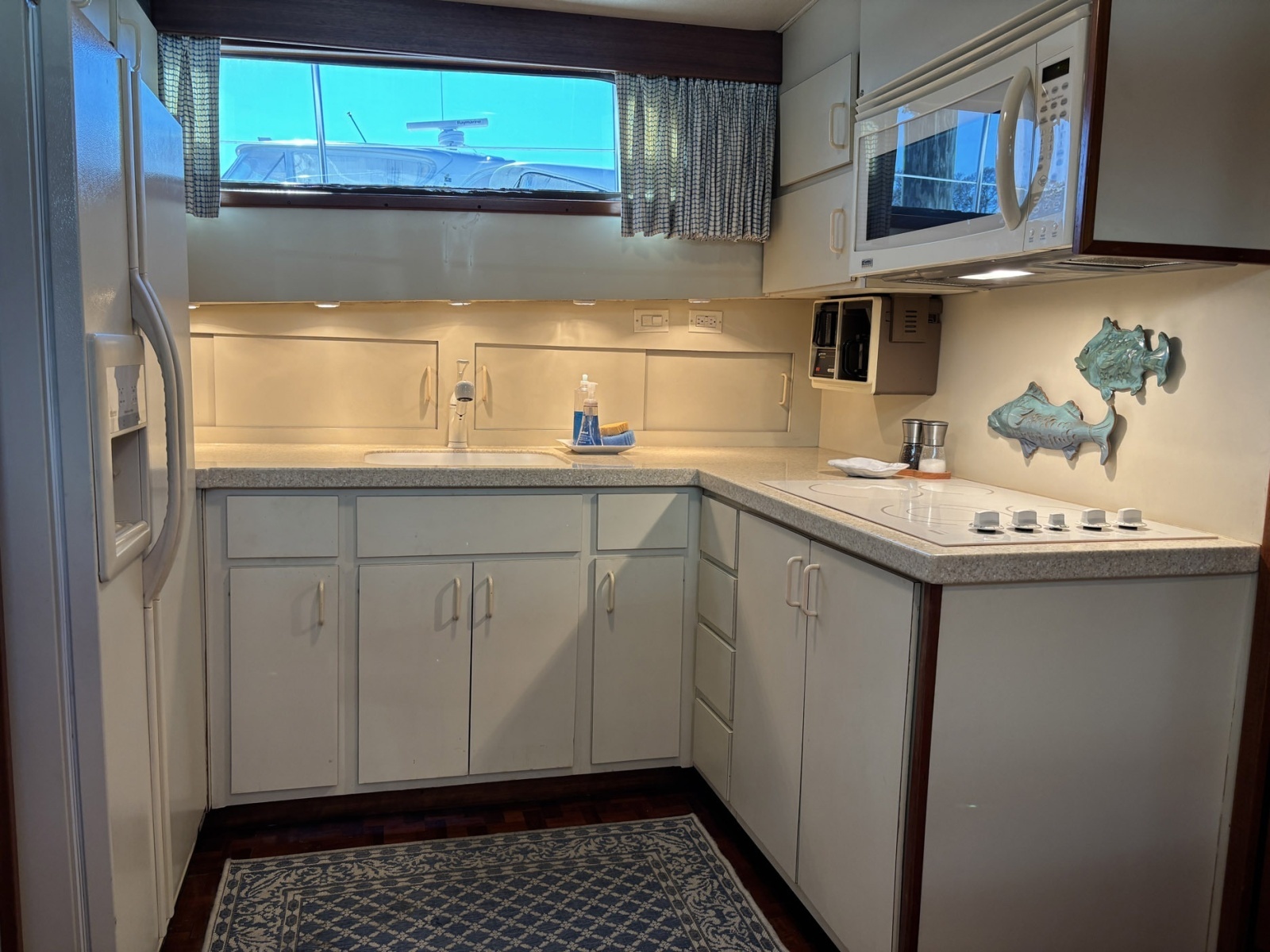 Miles Away 53ft Hatteras Yacht For Sale