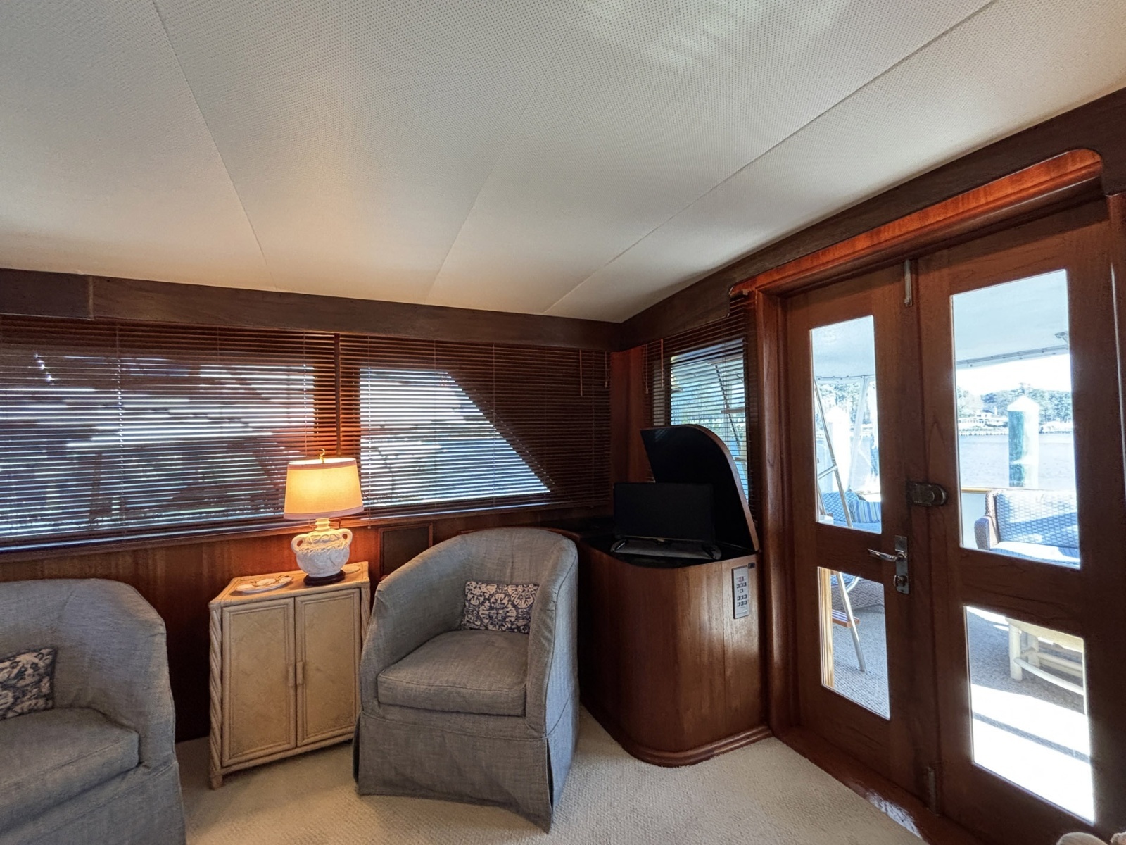 Miles Away 53ft Hatteras Yacht For Sale