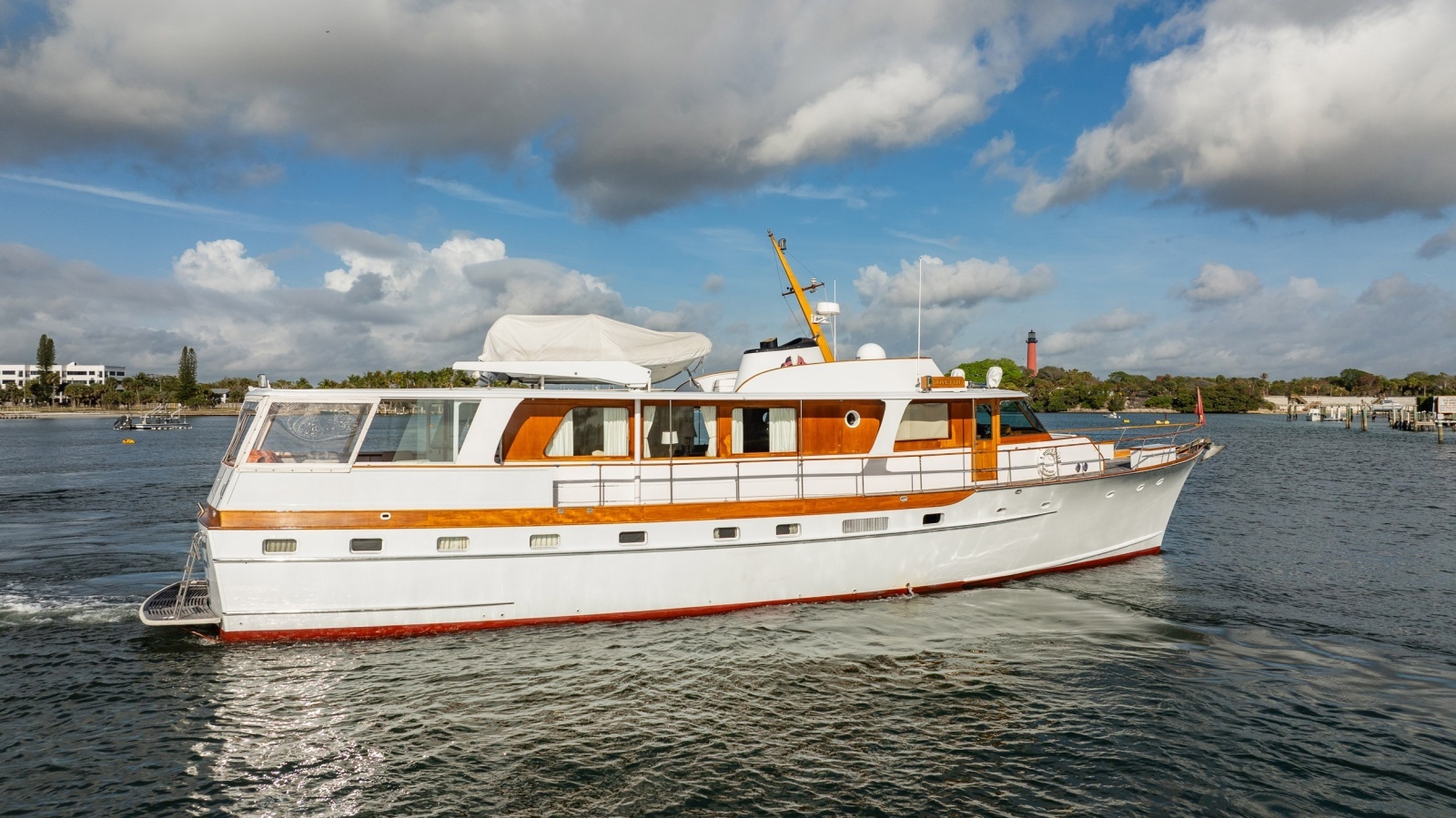 DOVETAIL 72ft Trumpy Yacht For Sale