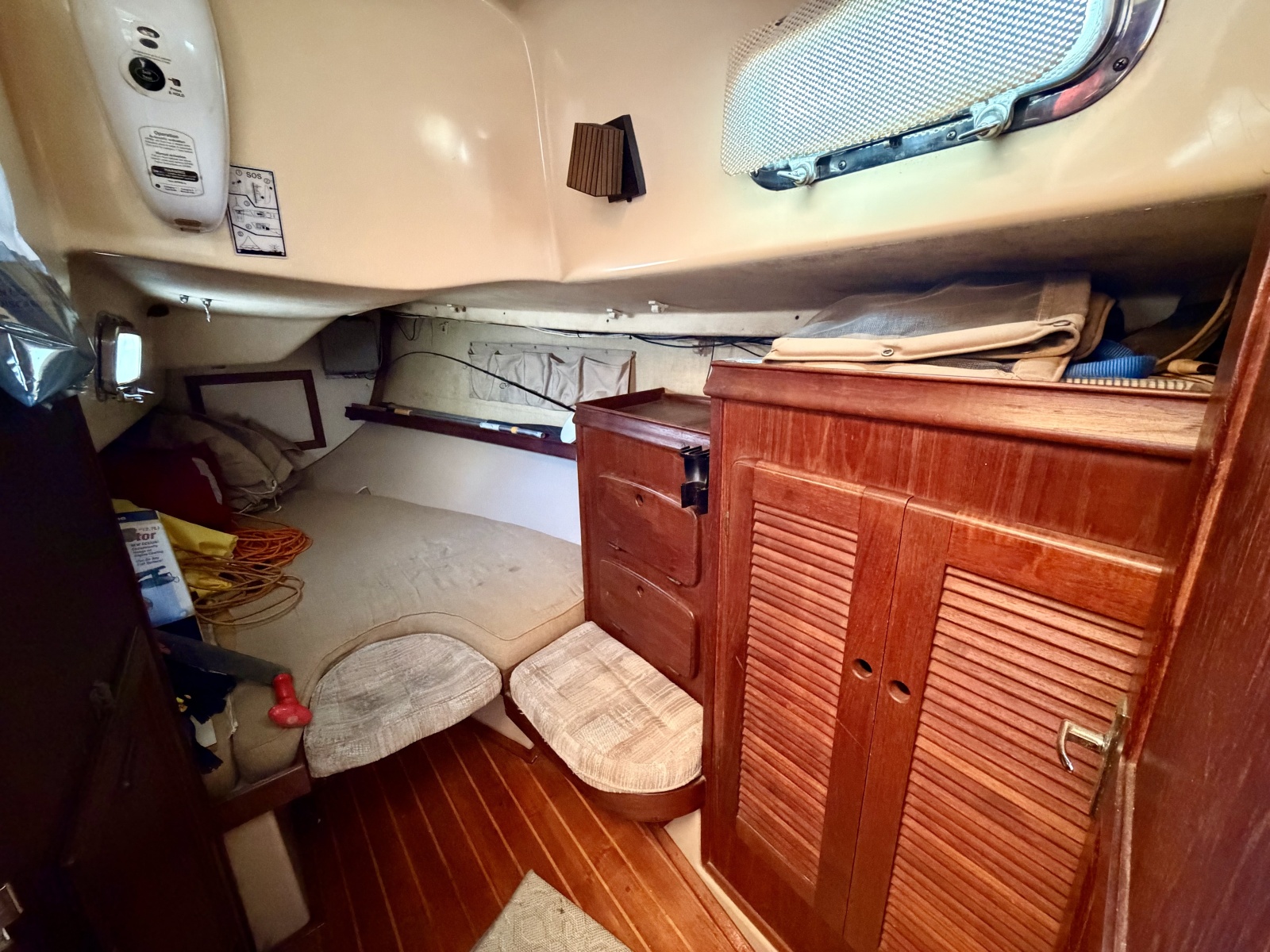 35' 1989 Island Packet Cutter
