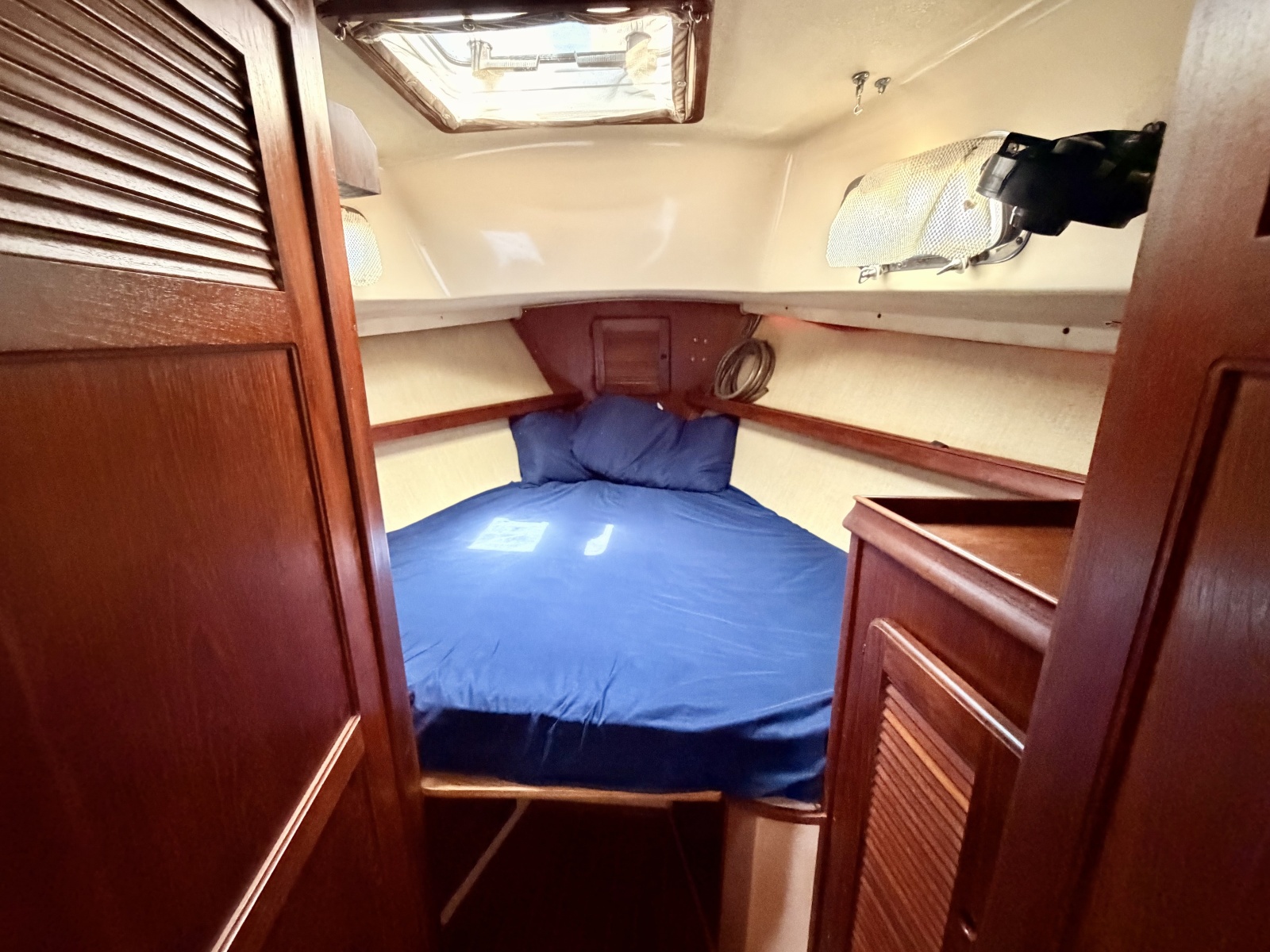 35' 1989 Island Packet Cutter