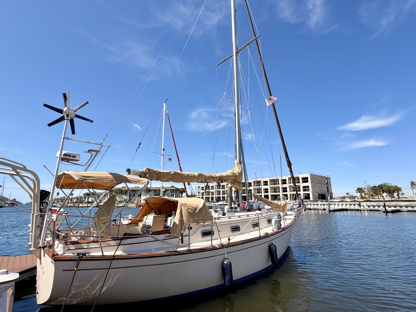 35' 1989 Island Packet Cutter