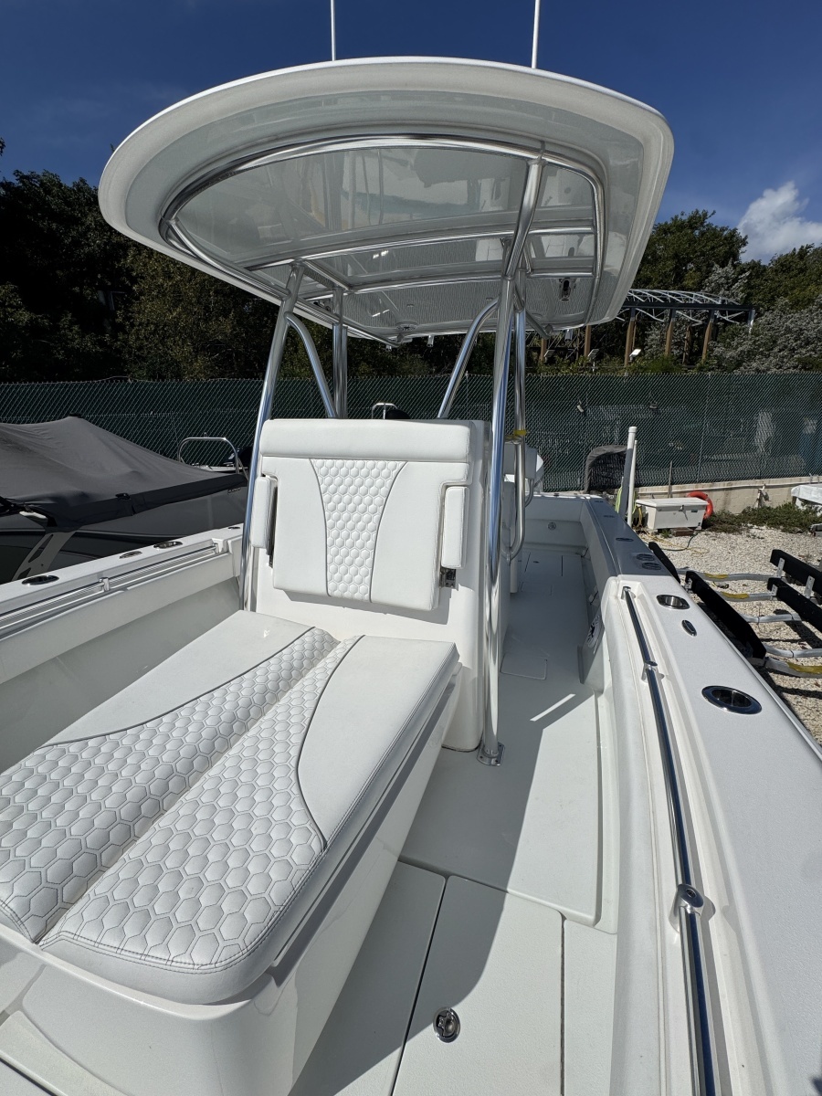 30ft Contender Yacht For Sale