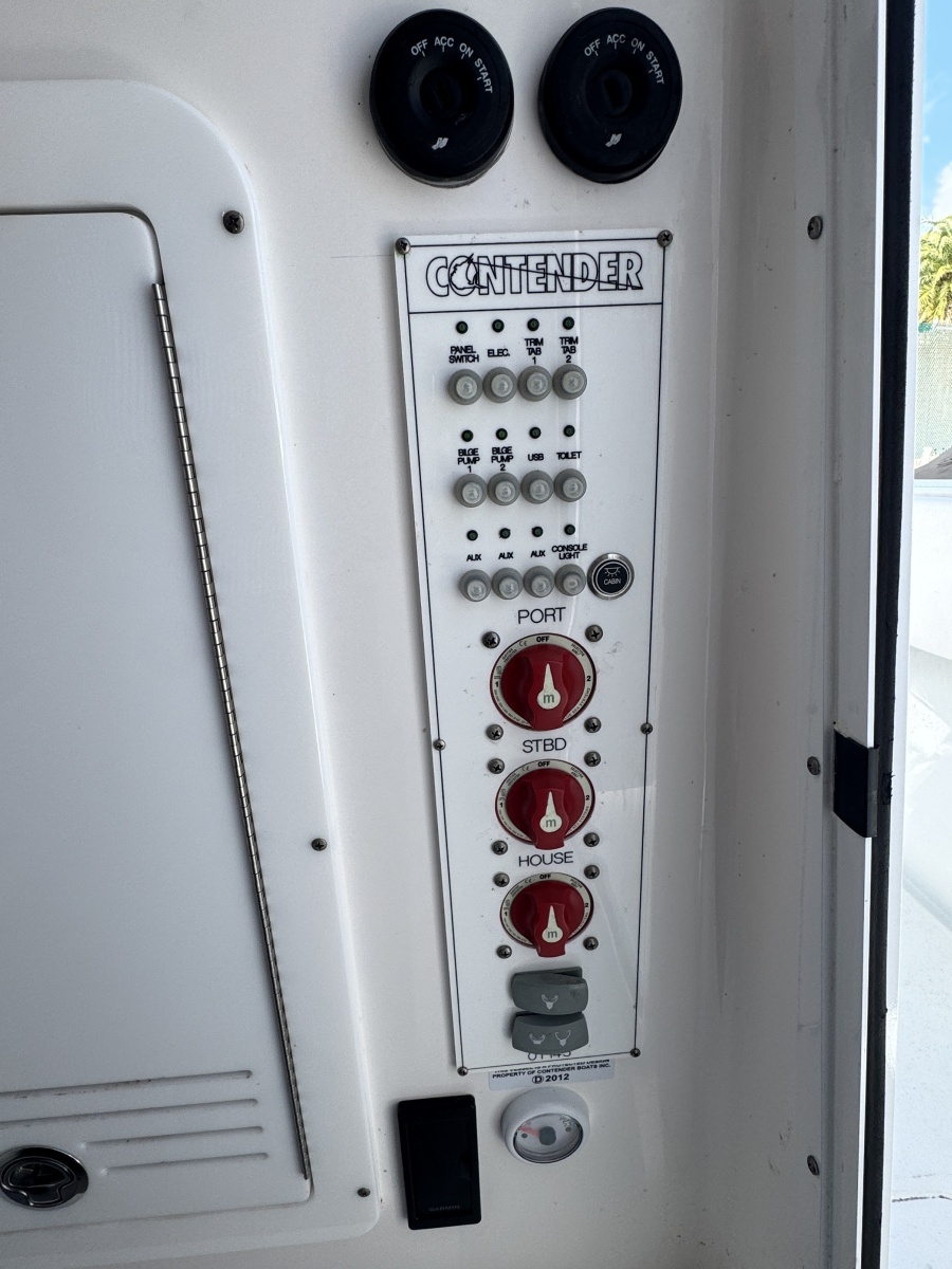 30ft Contender Yacht For Sale