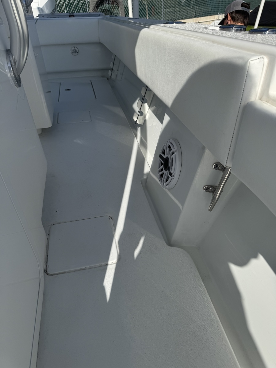 30ft Contender Yacht For Sale