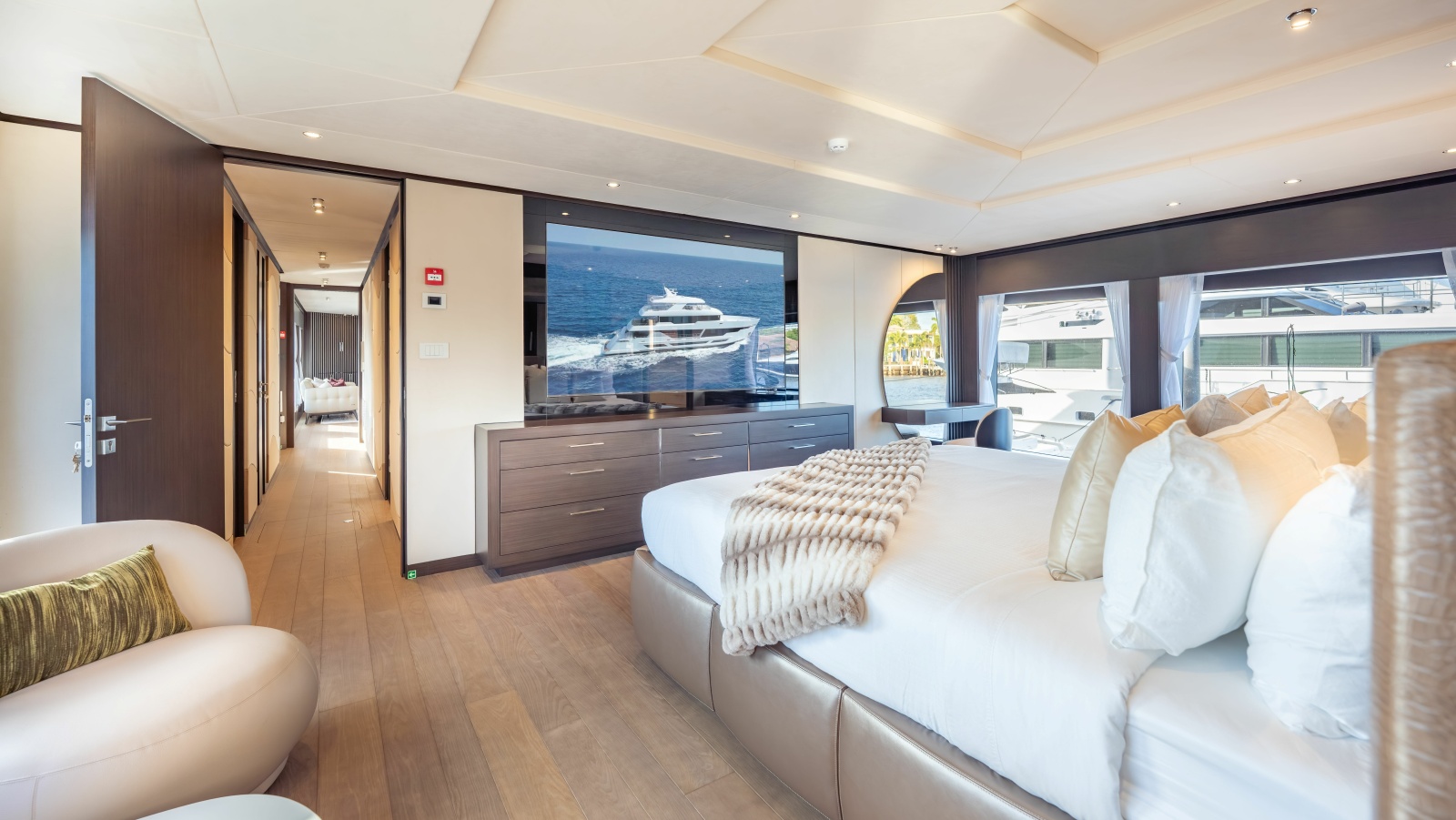 125' 2026 Hargrave E Series