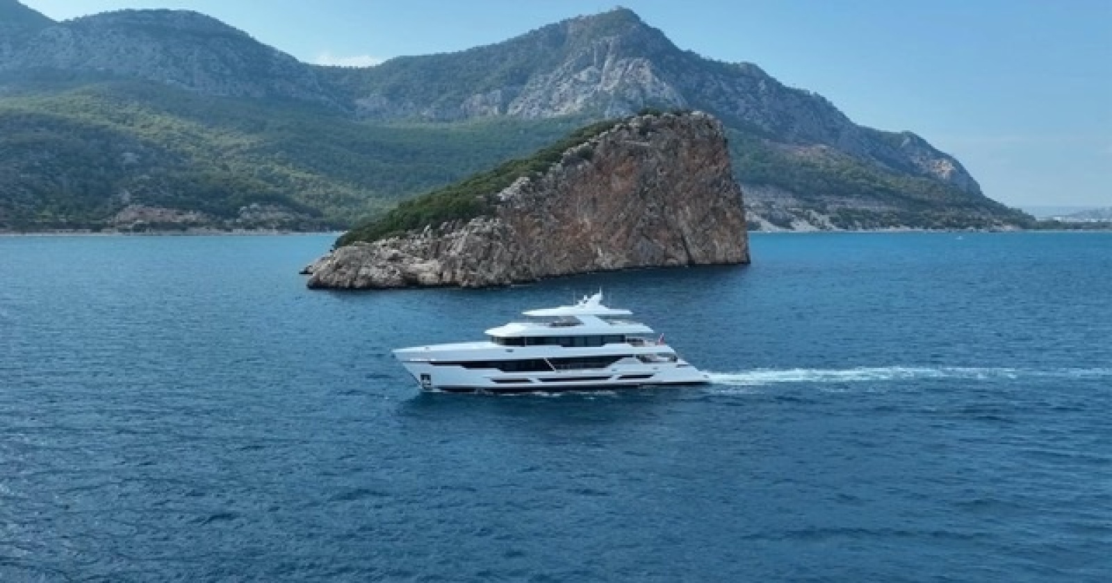 RESONANCE 125ft Hargrave Yacht For Sale