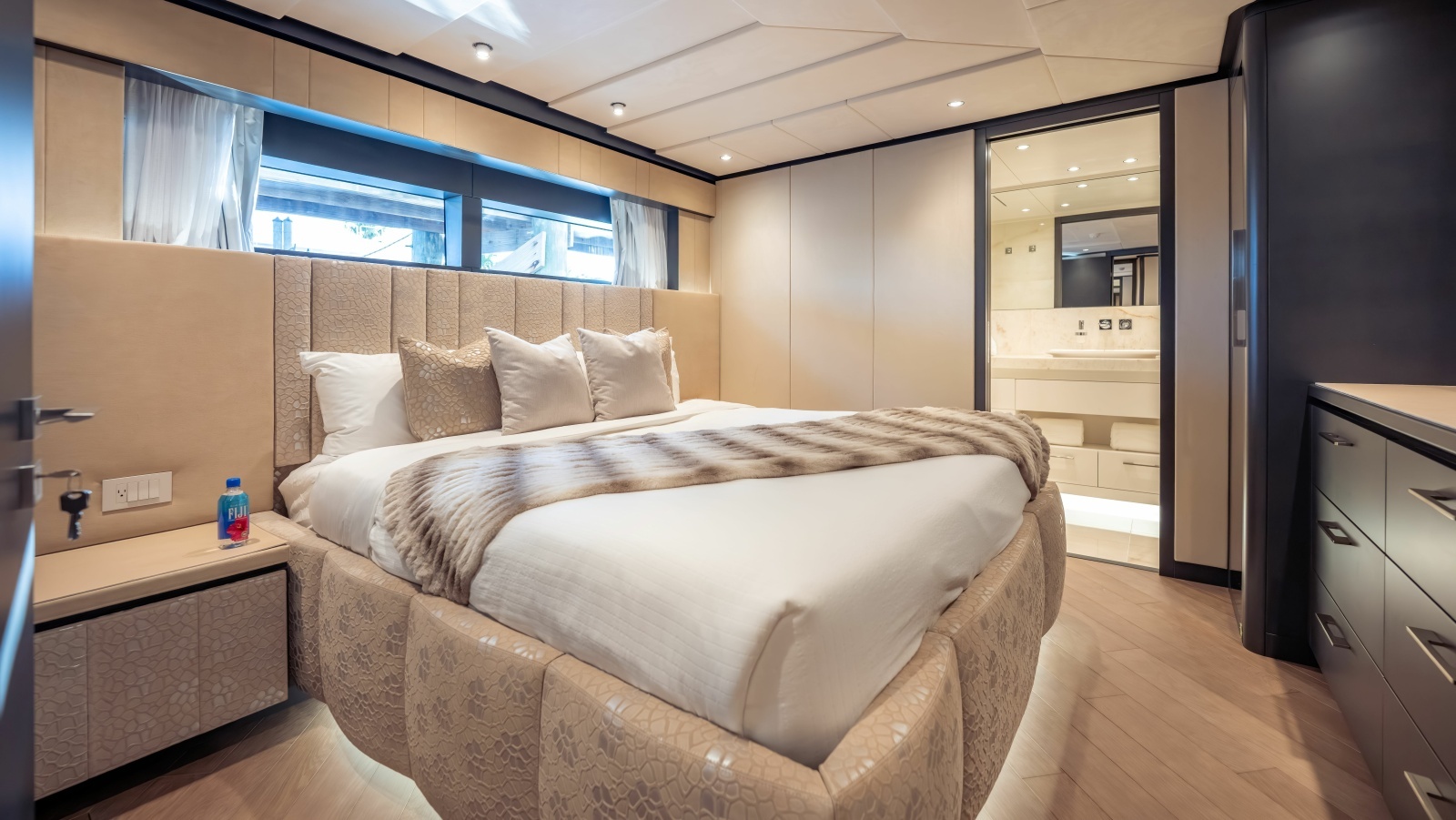 RESONANCE 125ft Hargrave Yacht For Sale