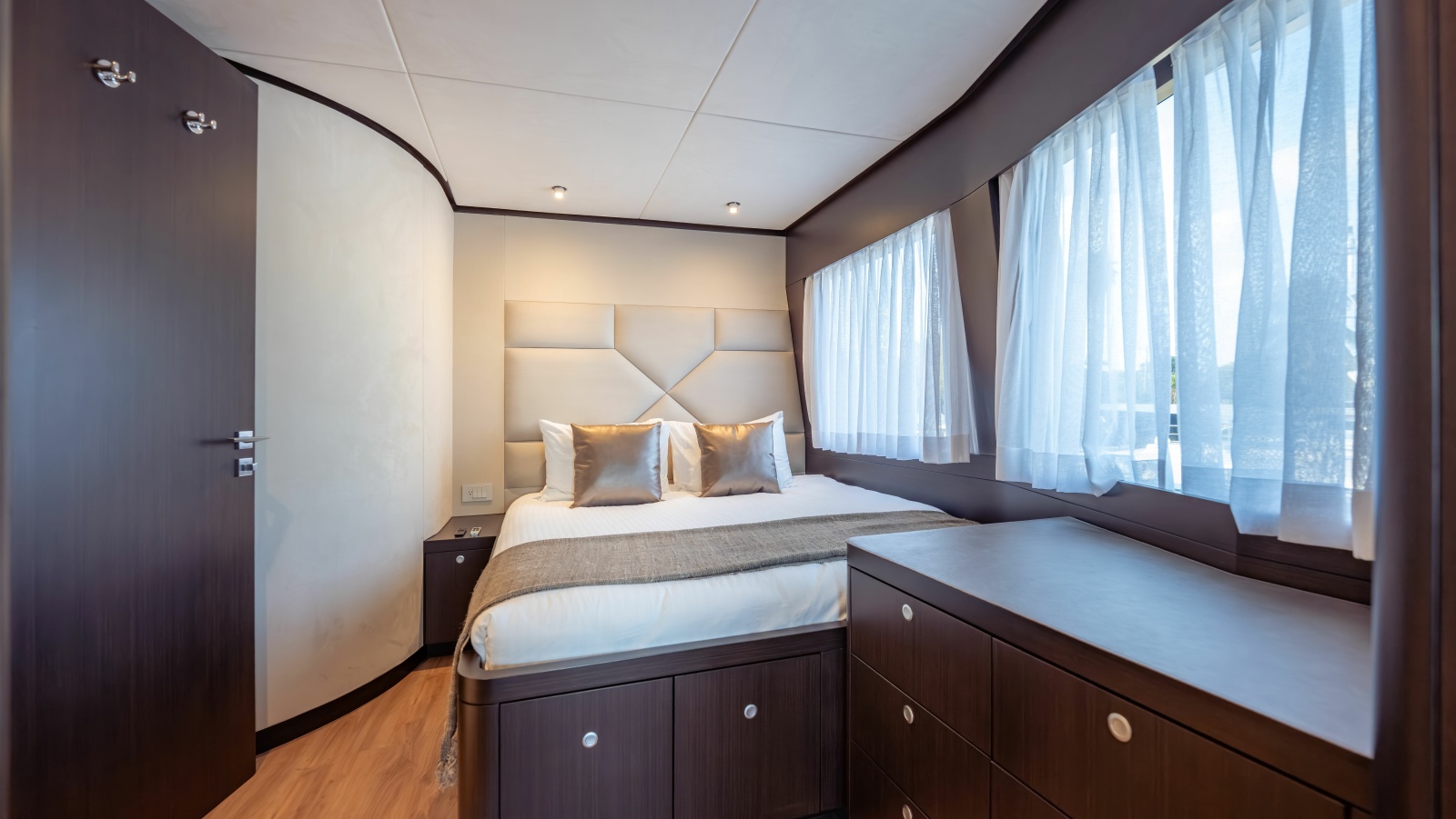 125' 2026 Hargrave E Series