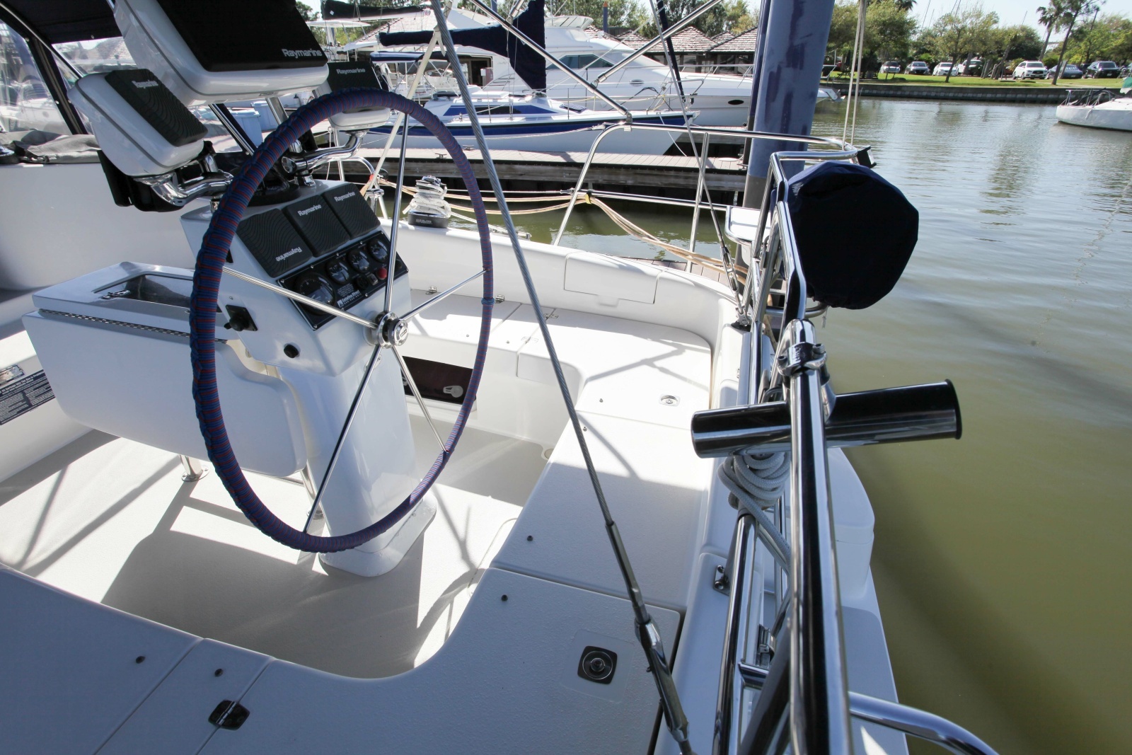 2005 Catalina 387