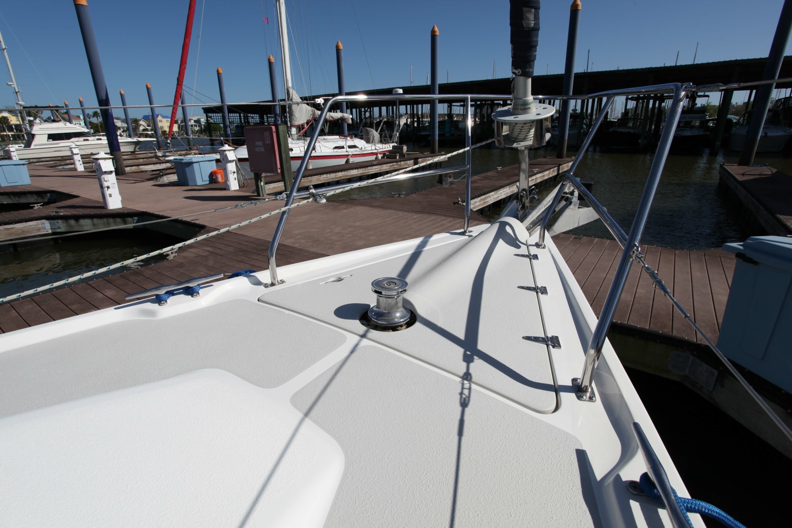 38' 2005 Catalina 387