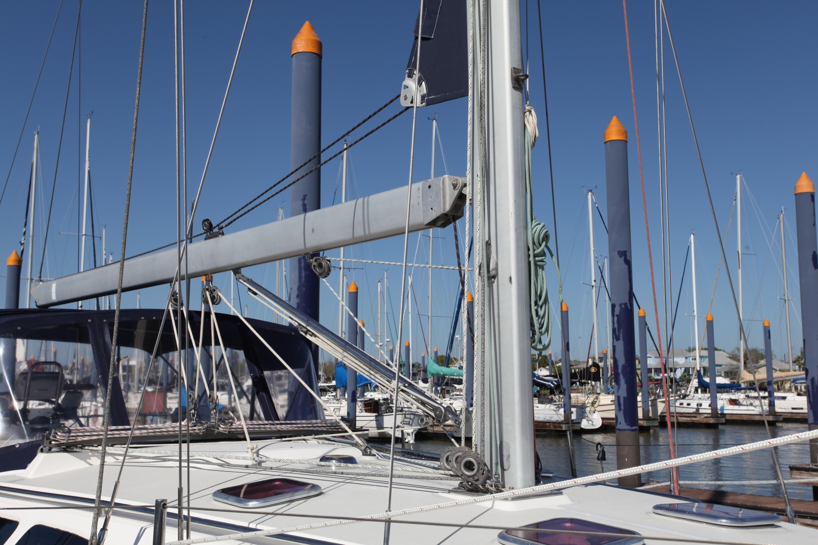 38' 2005 Catalina 387