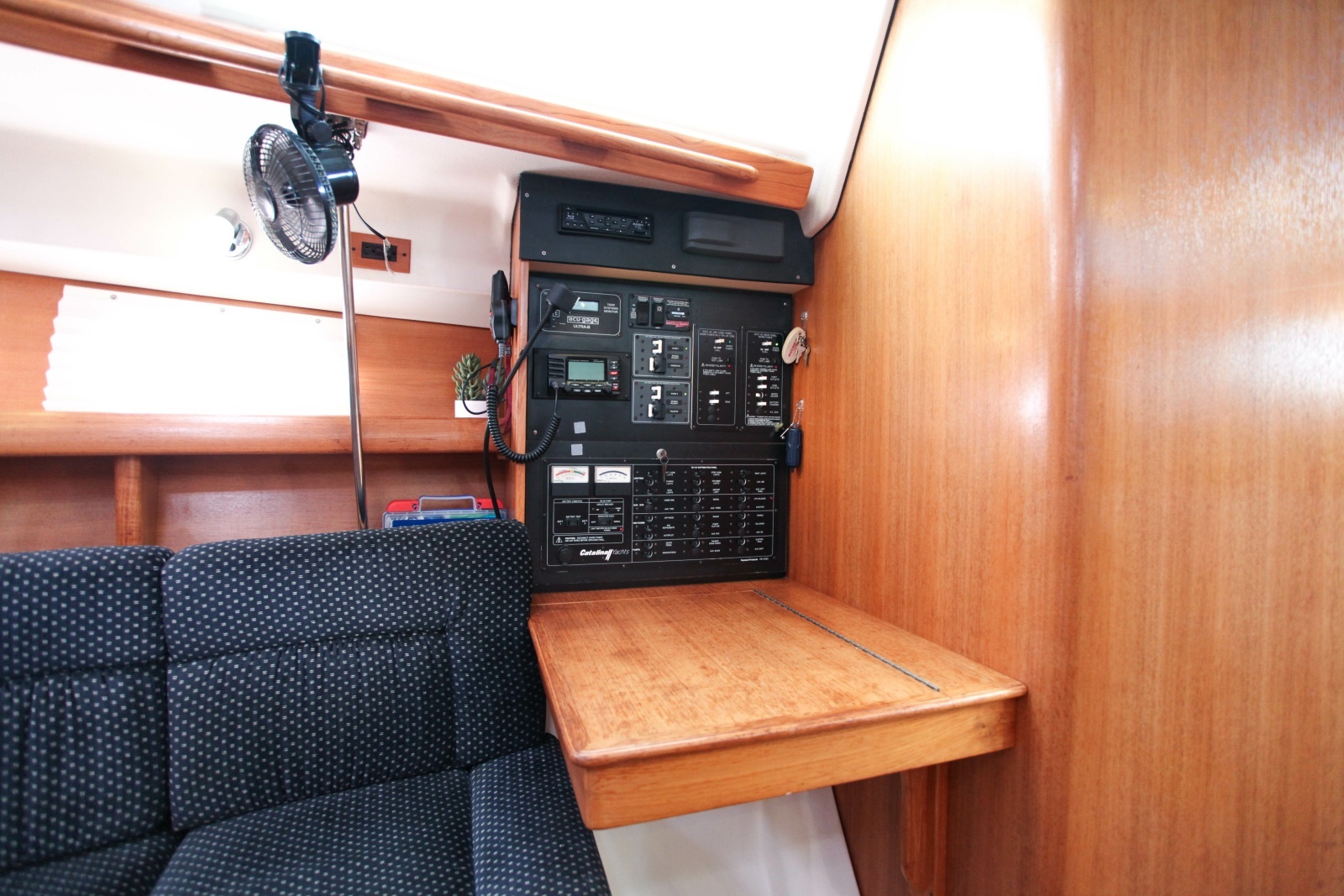 2005 Catalina 387