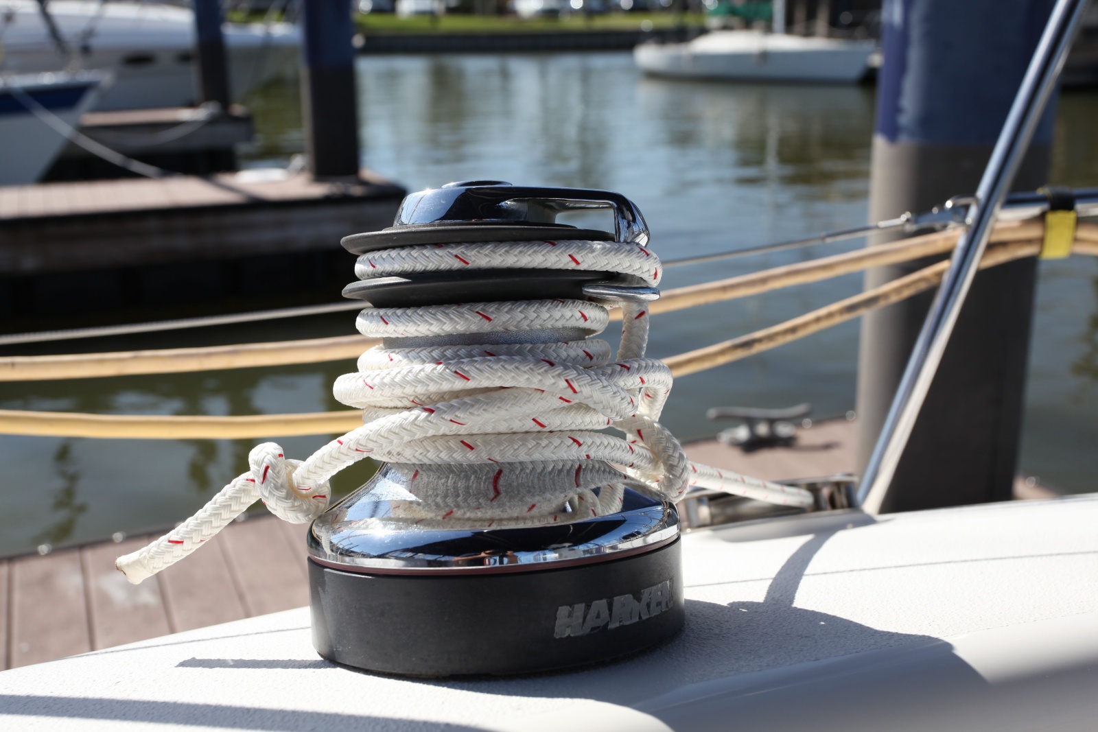 38' 2005 Catalina 387