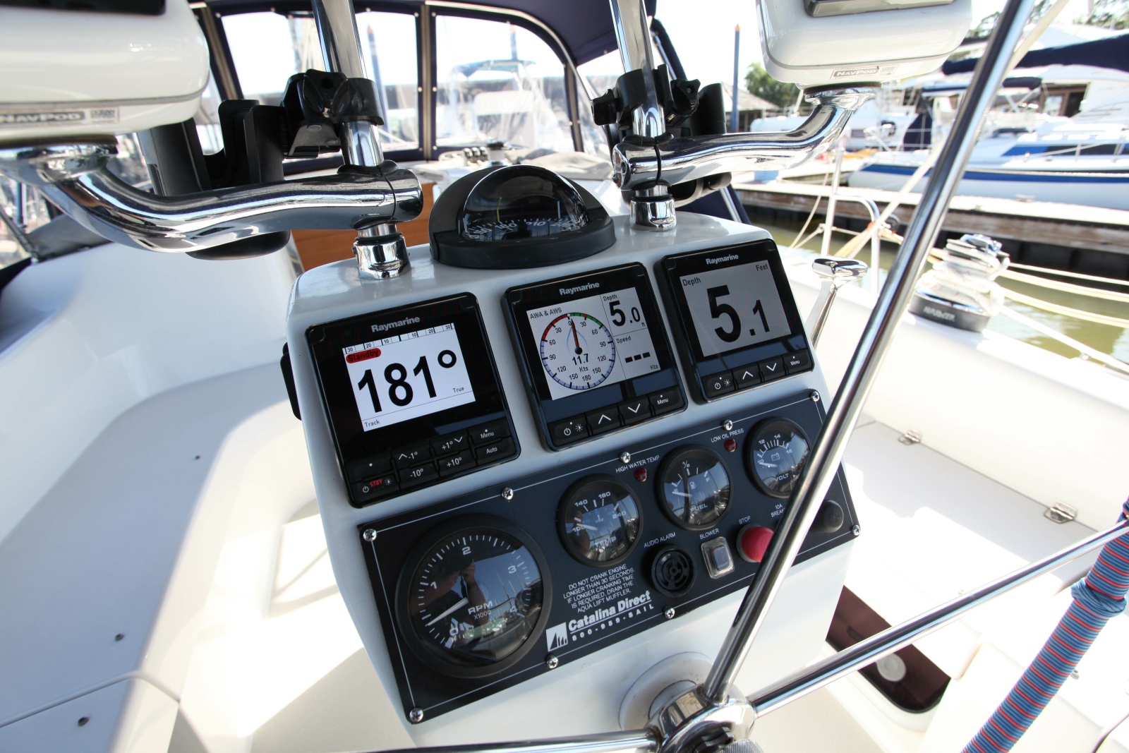 38' 2005 Catalina 387