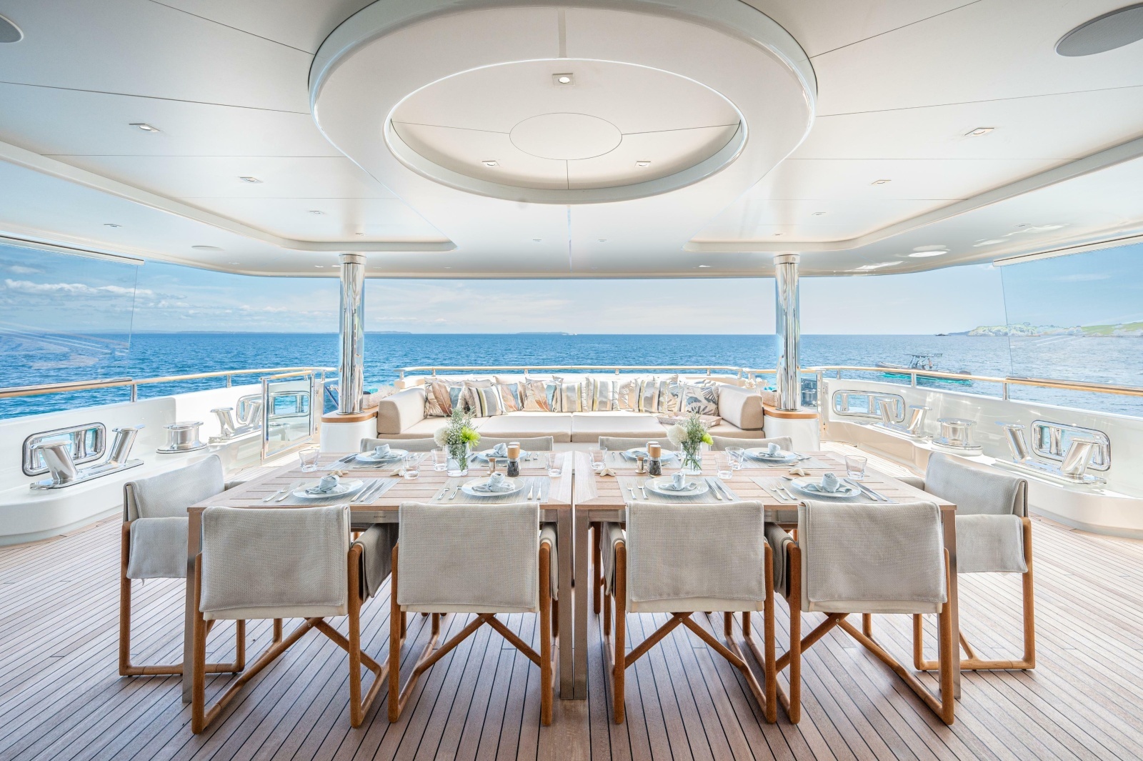 Main Aft Deck Dining And Lounging