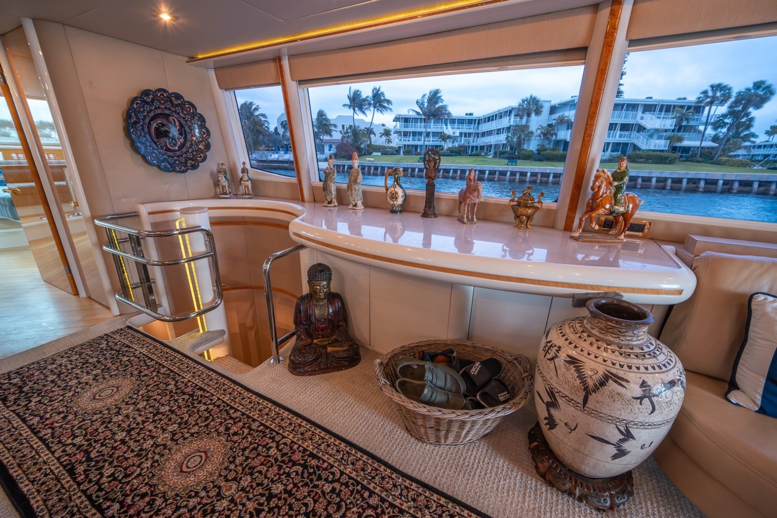 Lazzara 76 - Dare to Dream - Salon