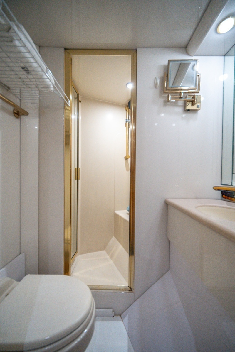 Lazzara 76 - Dare to Dream - Crew