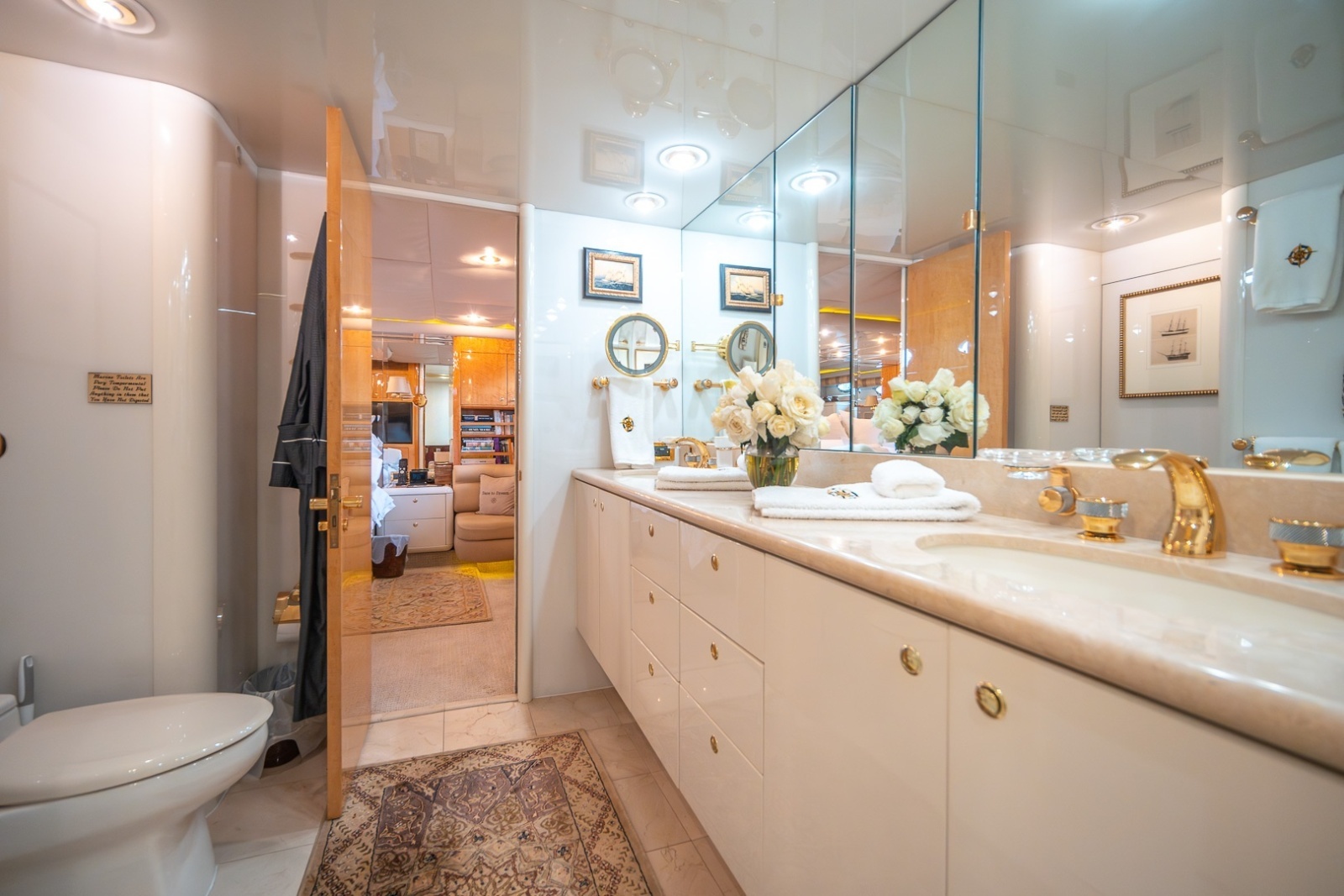 Lazzara 76 - Dare to Dream - Head