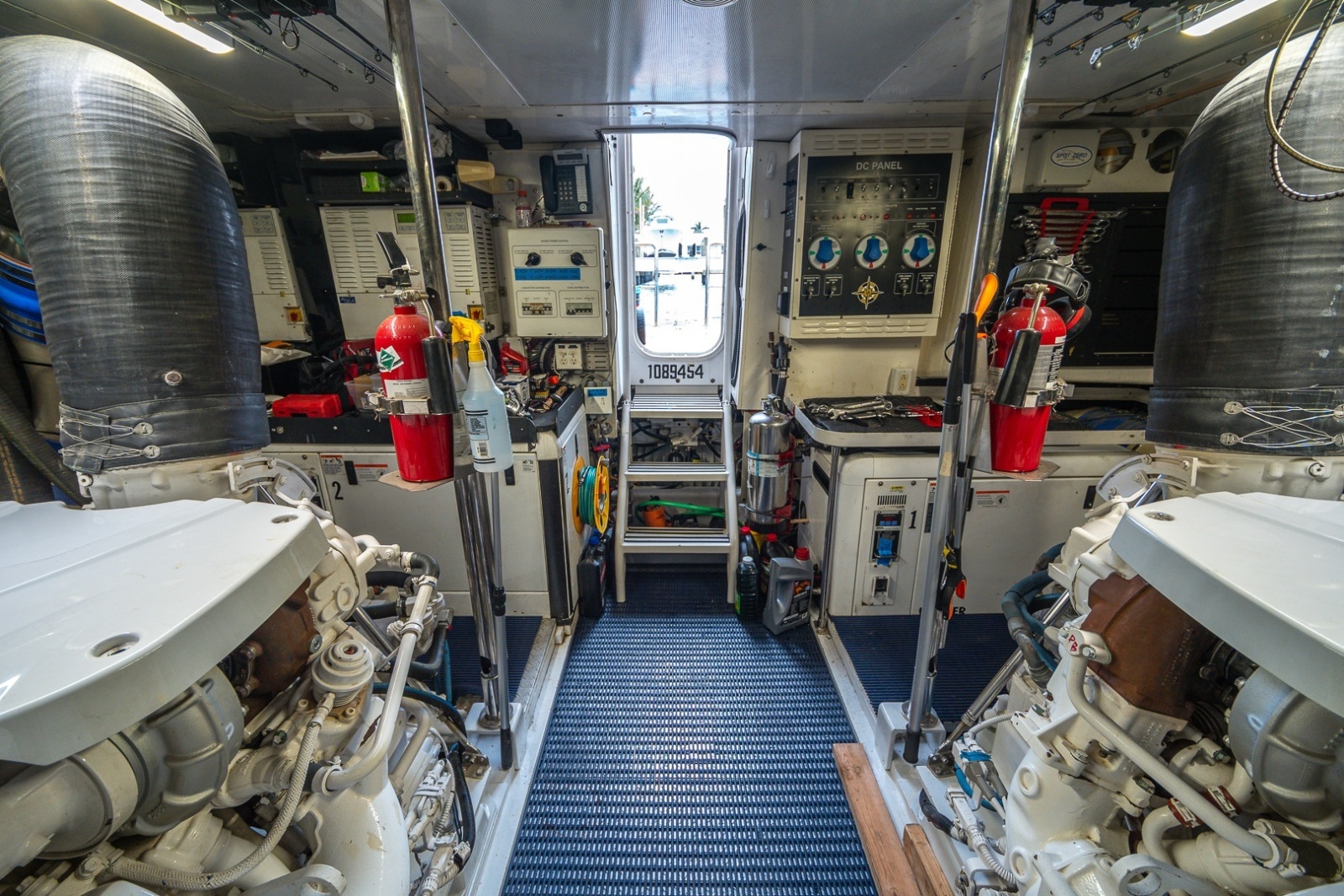 Lazzara 76 - Dare to Dream - Engine Room