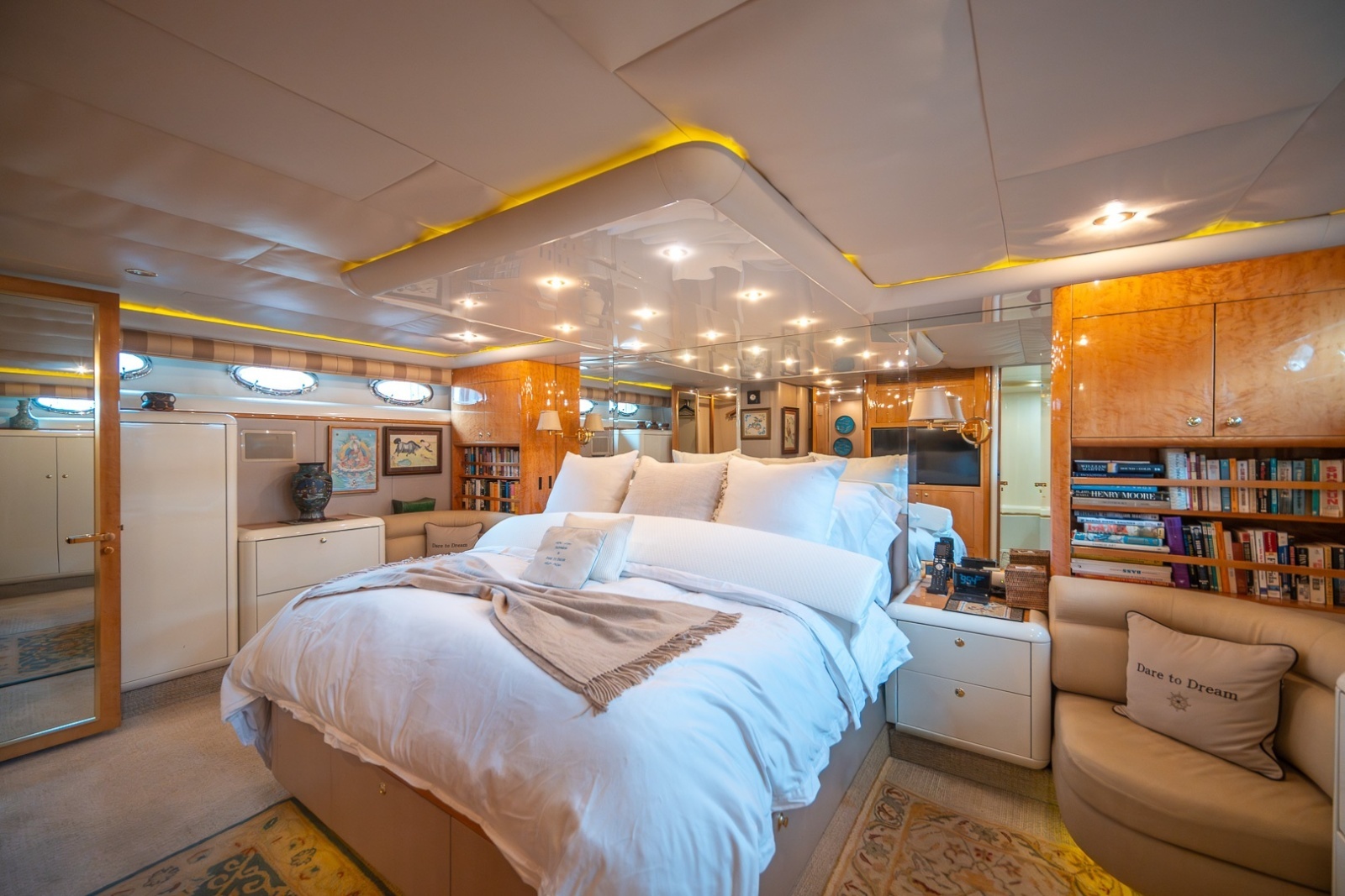 Lazzara 76 - Dare to Dream - Master Stateroom