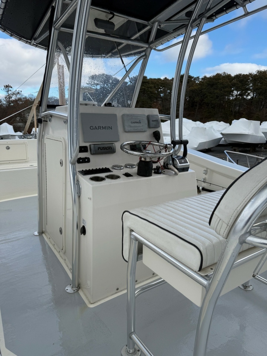 27ft AmeraCat Yacht For Sale