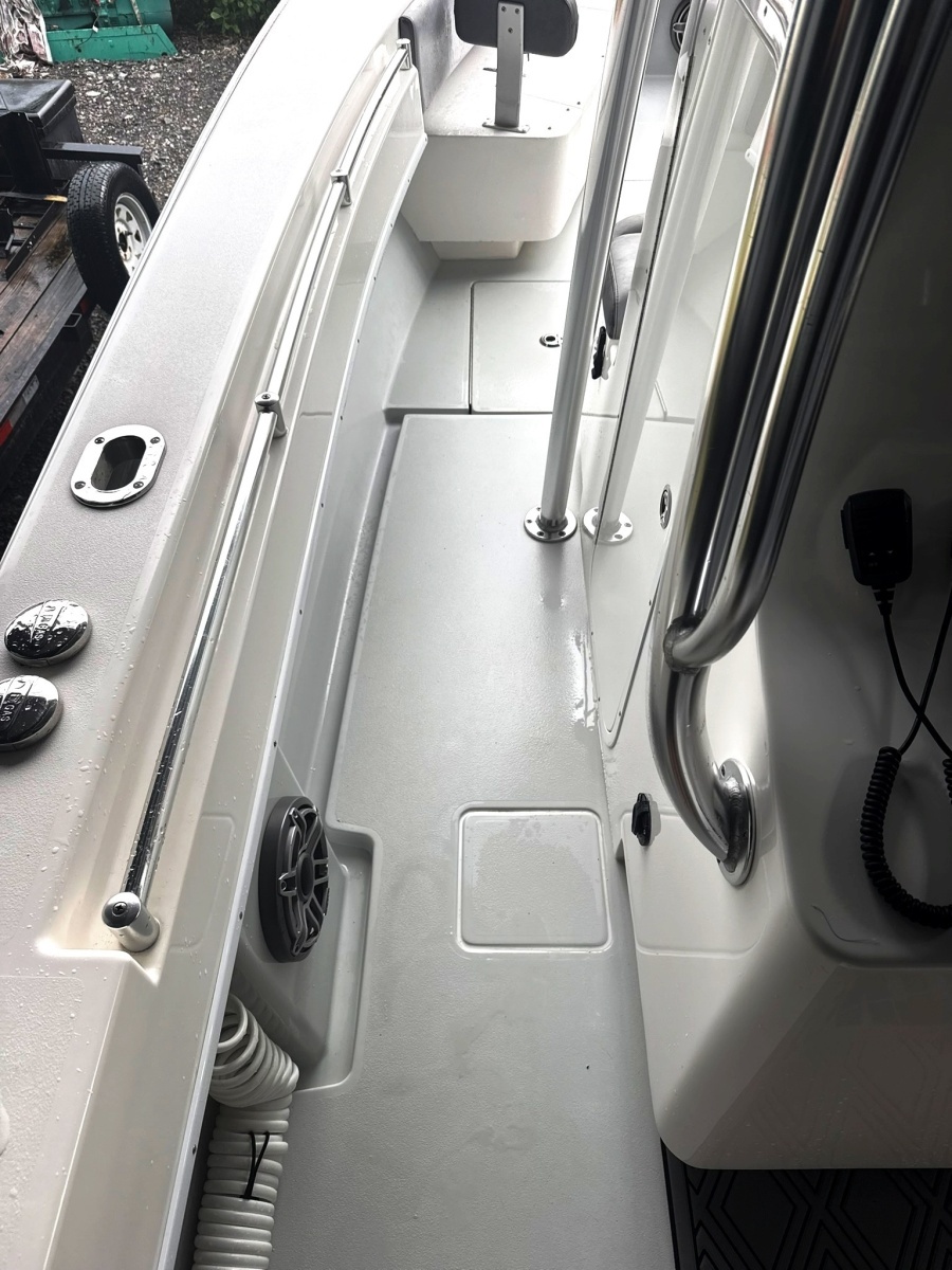 FOMO 2 0 30ft Contender Yacht For Sale